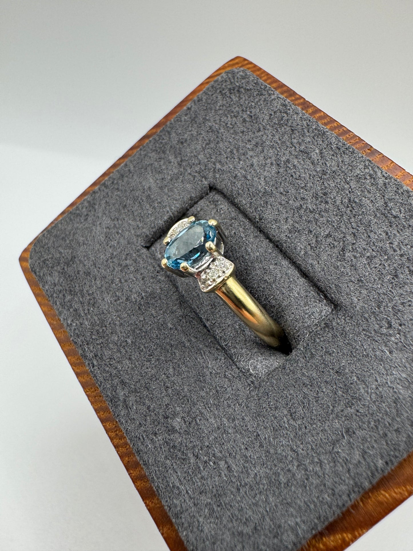 9ct gold topaz and diamond ring