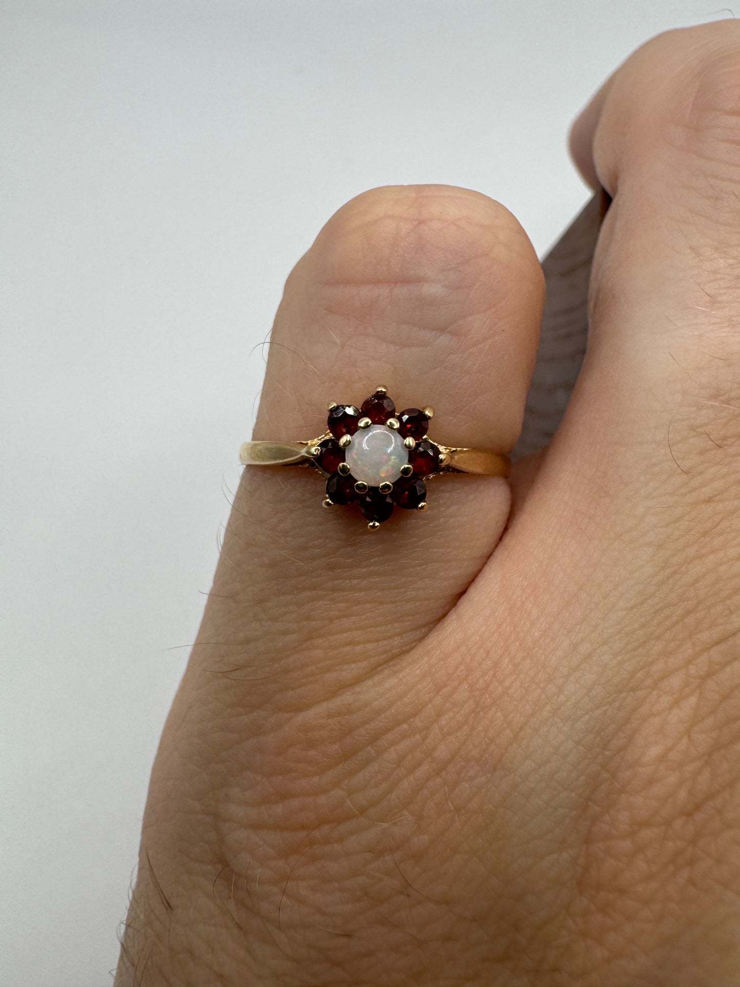 9ct gold opal and garnet ring