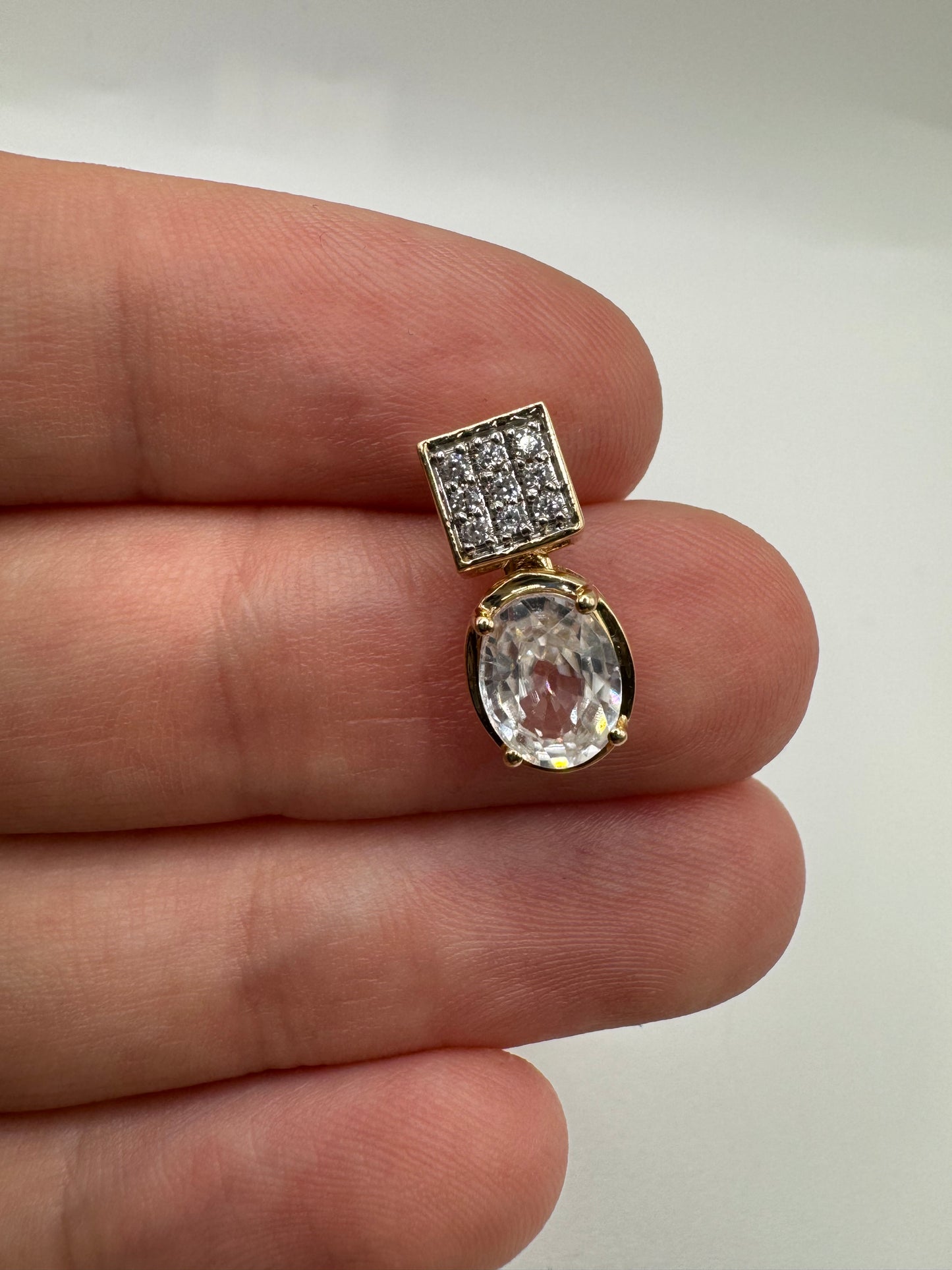 9ct gold Glen Lehrer topaz pendant