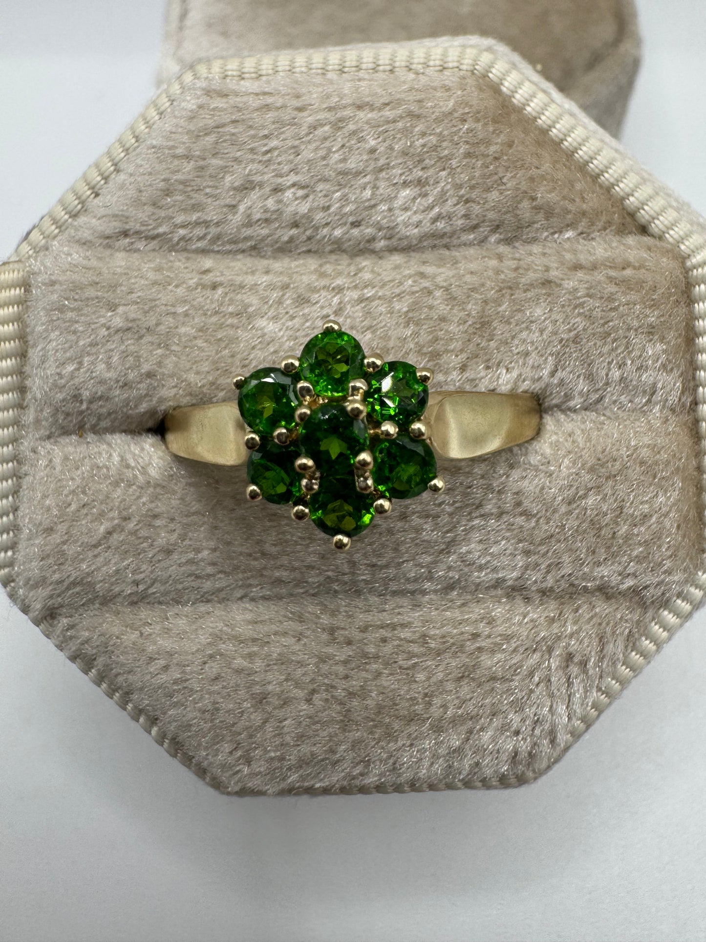 9ct gold diopside cluster ring