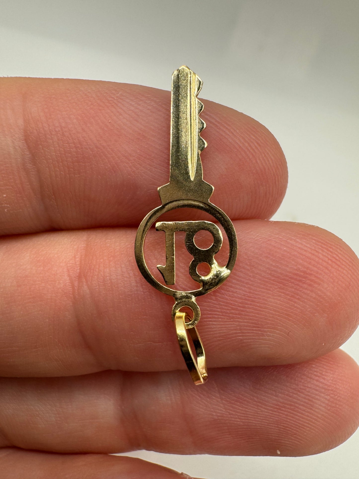 9ct gold 18 key charm