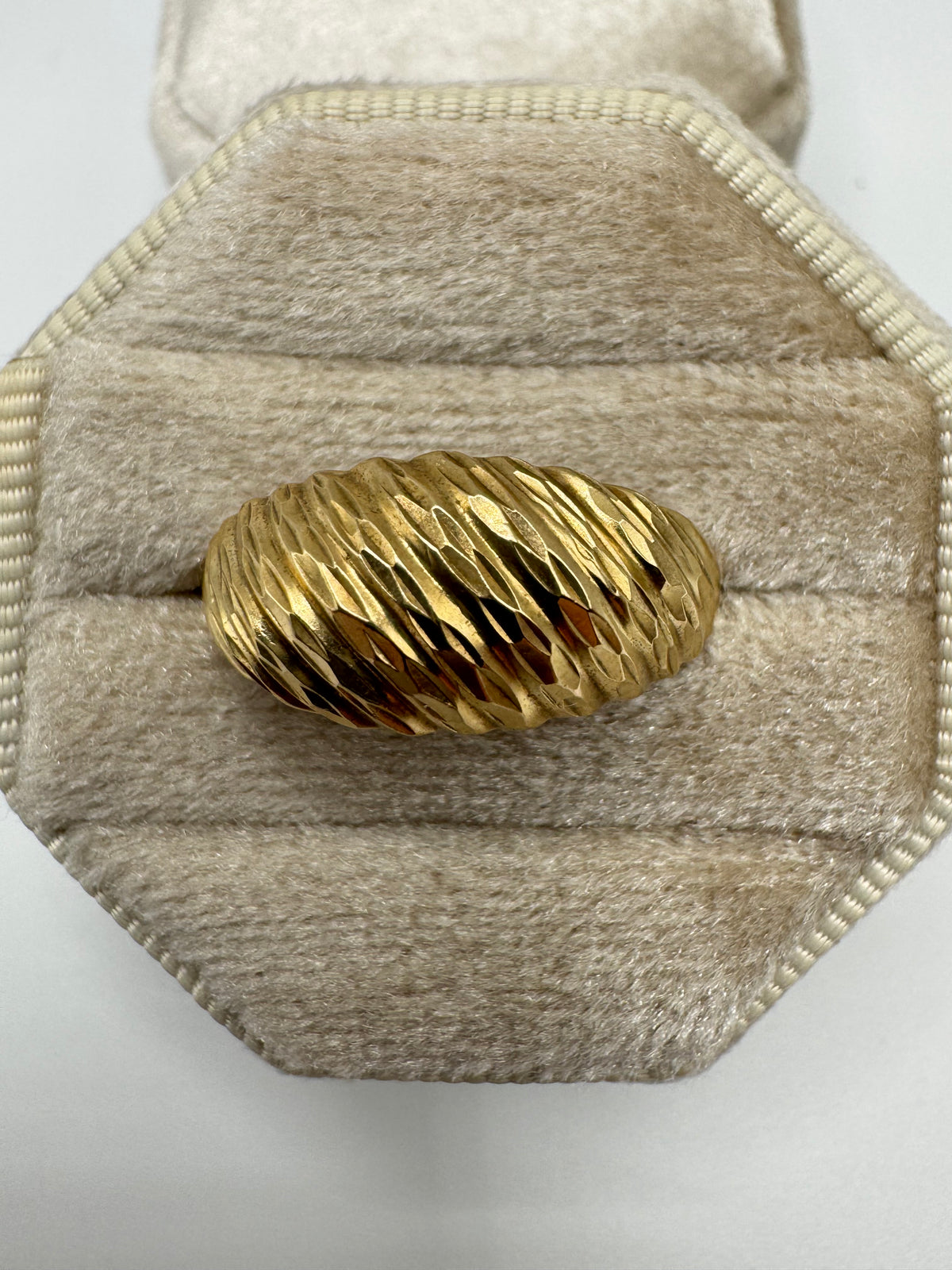 9ct gold croissant ring