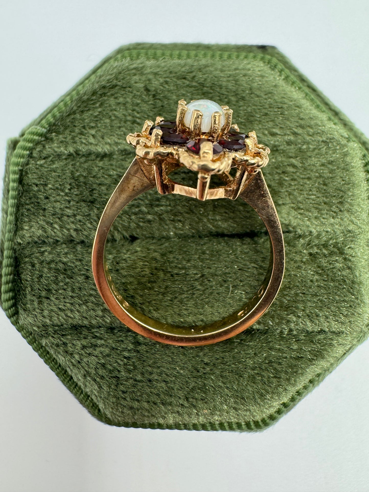 9ct gold opal and garnet cluster ring