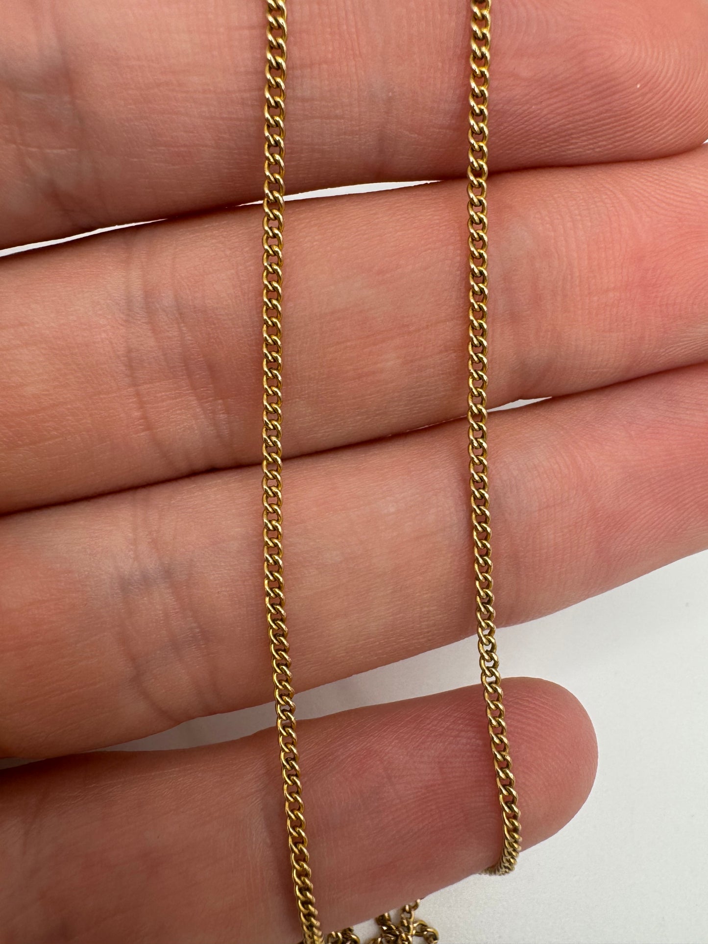 9ct gold curb chain 22