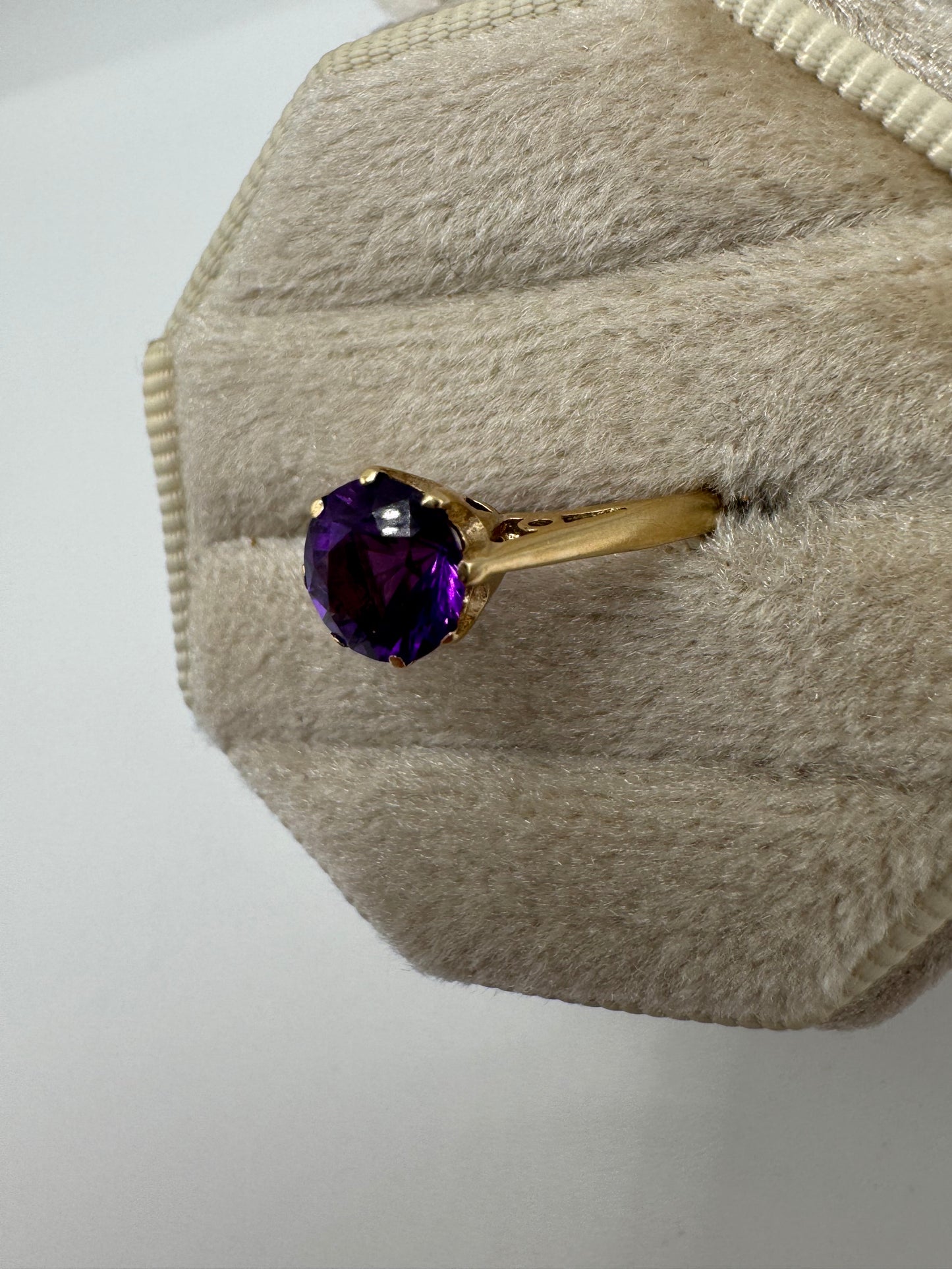 9ct gold amethyst ring