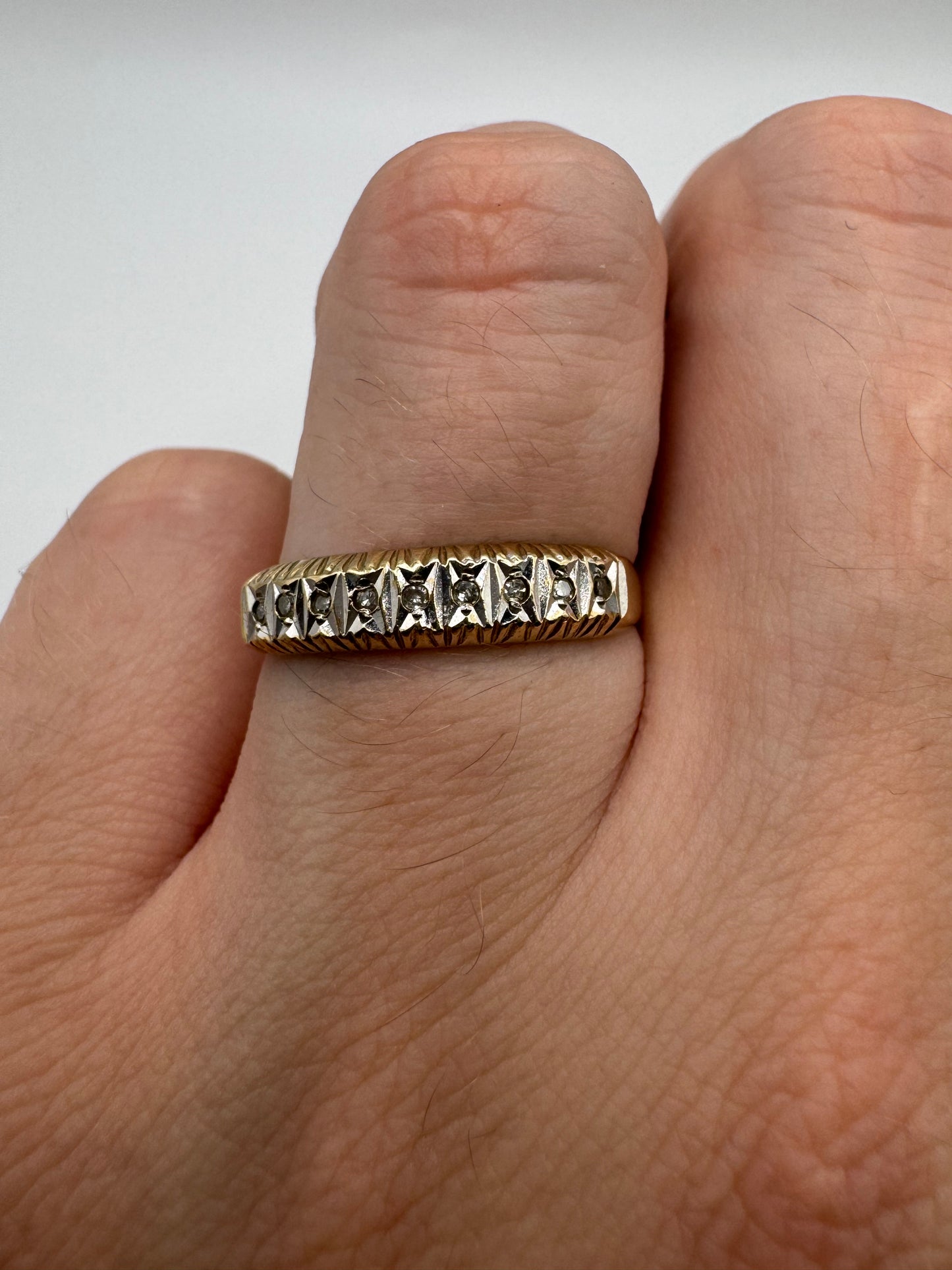 9ct gold diamond ring
