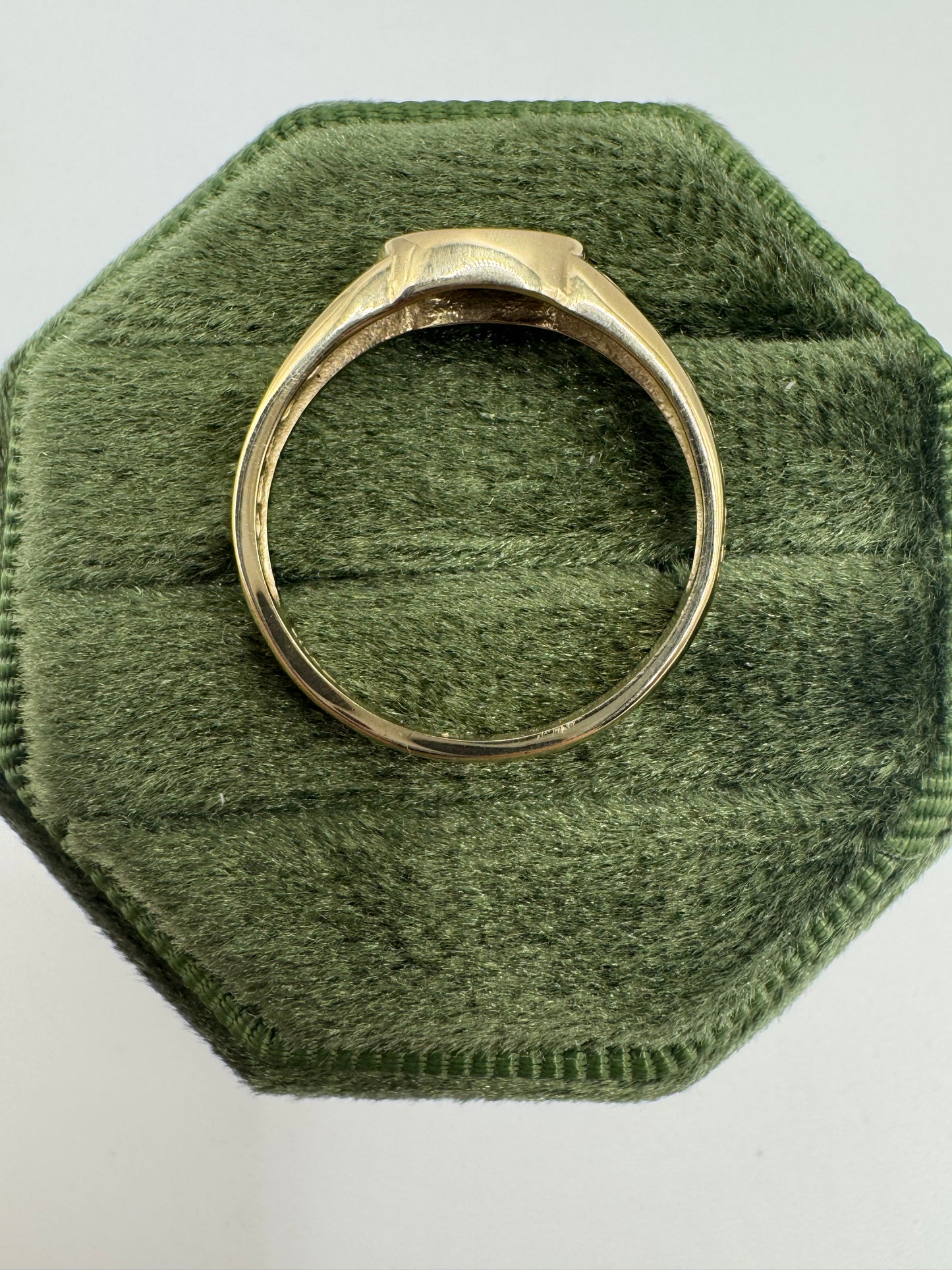 9ct gold onyx signet ring