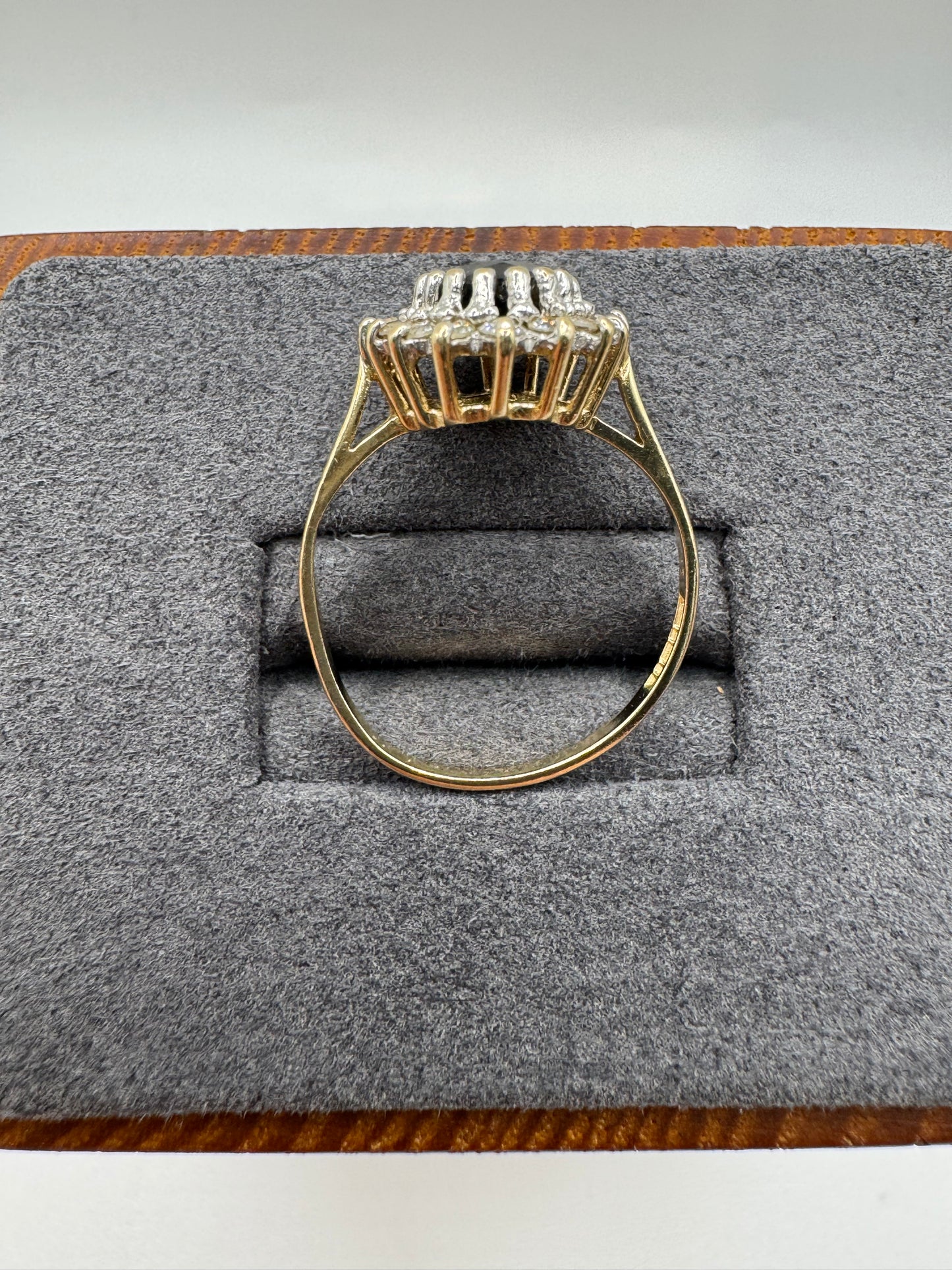 9ct gold sapphire and diamond cluster ring