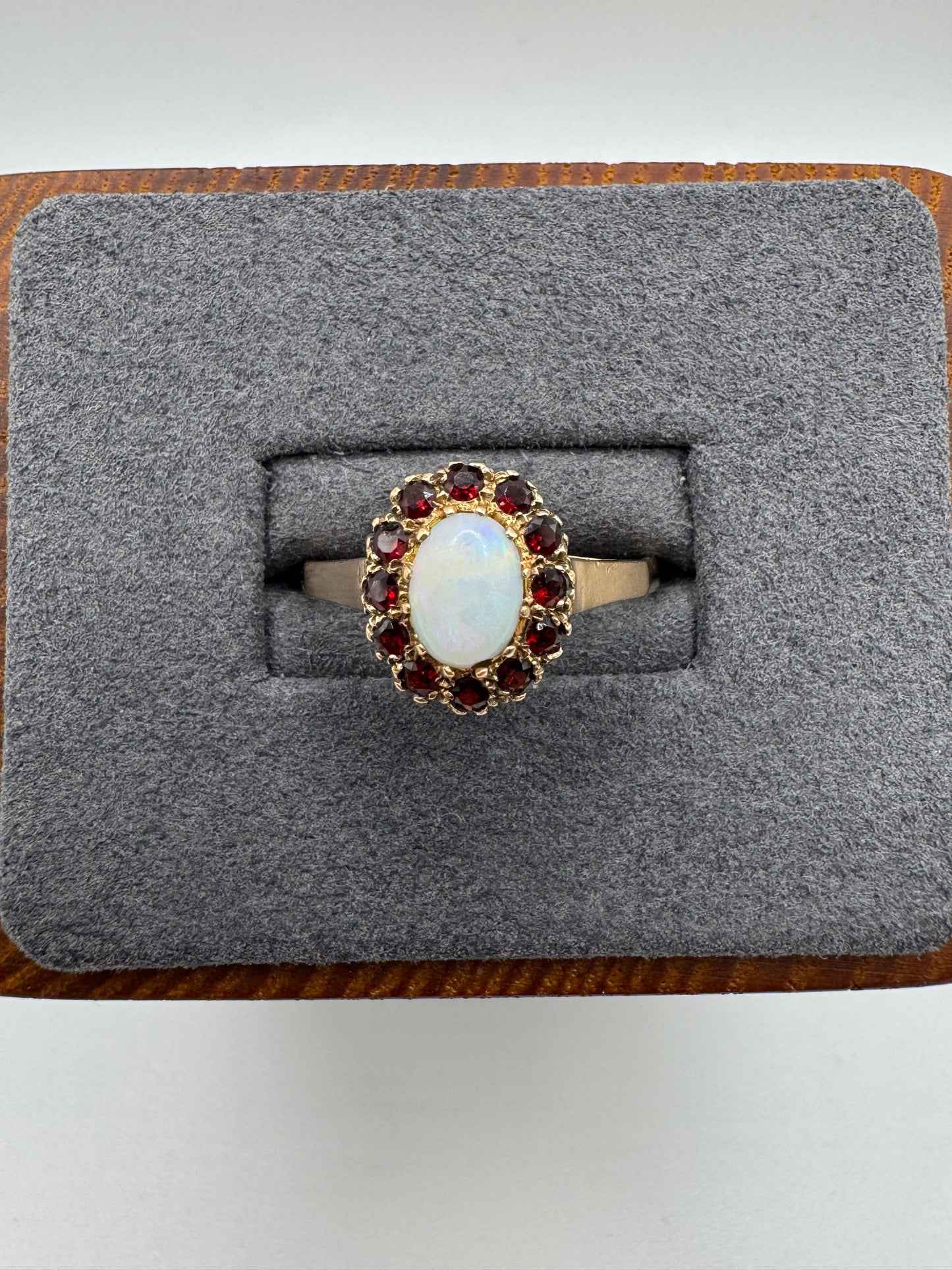 9ct gold opal and garnet ring