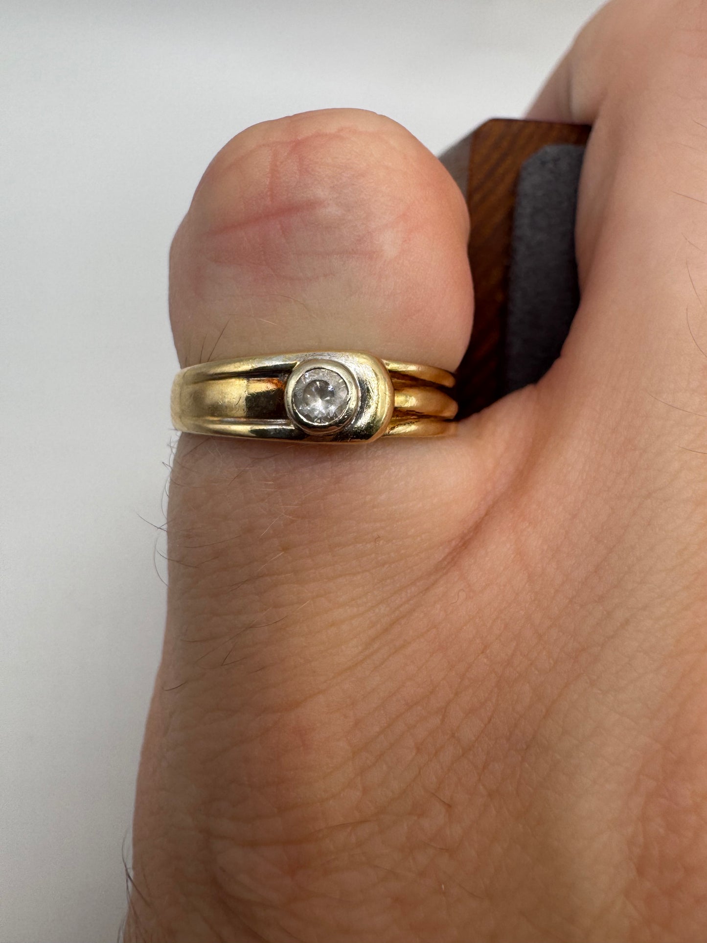 9ct gold cz signet ring