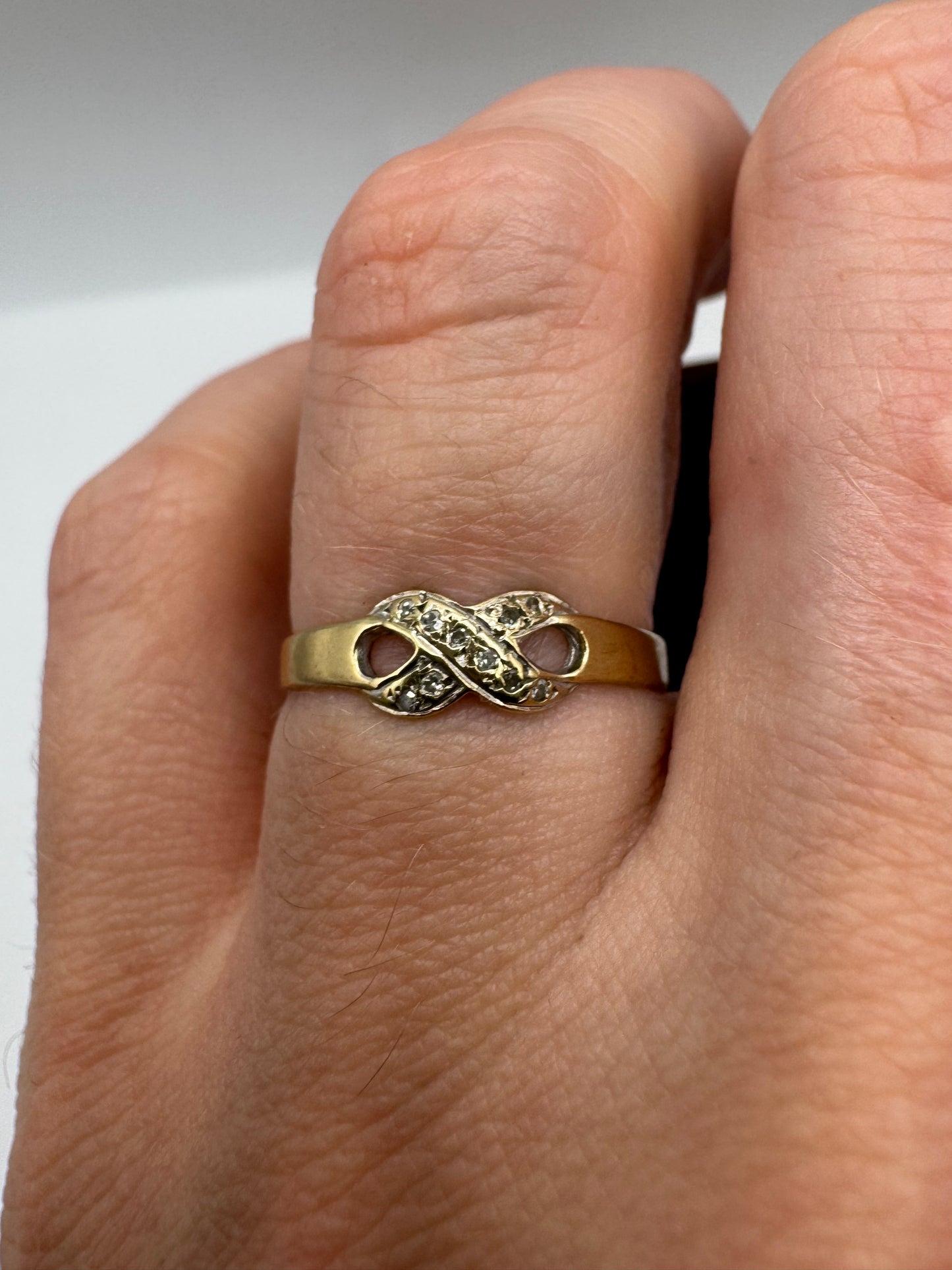 9ct gold diamond infinity ring