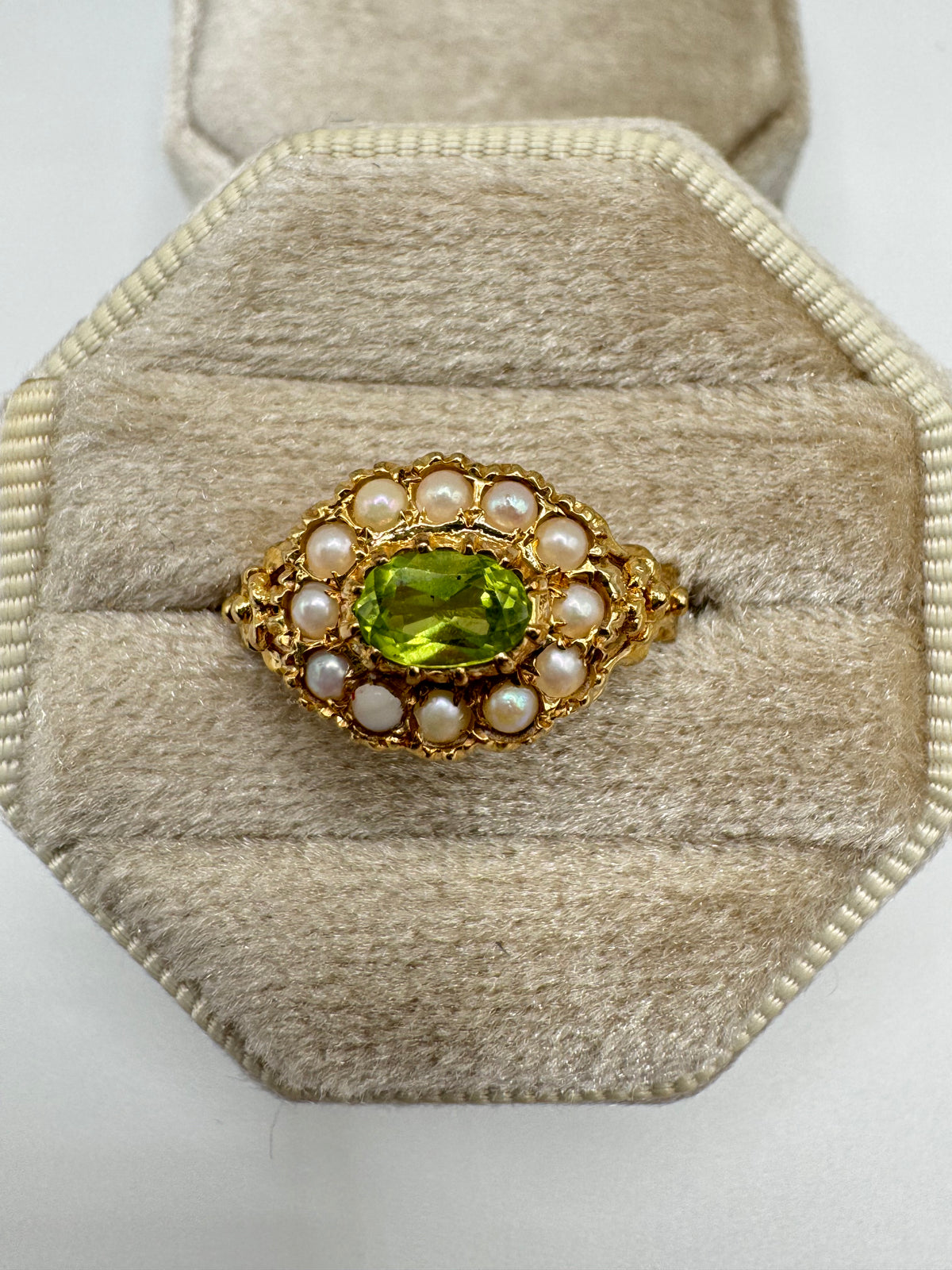 9ct gold peridot and pearl cluster ring