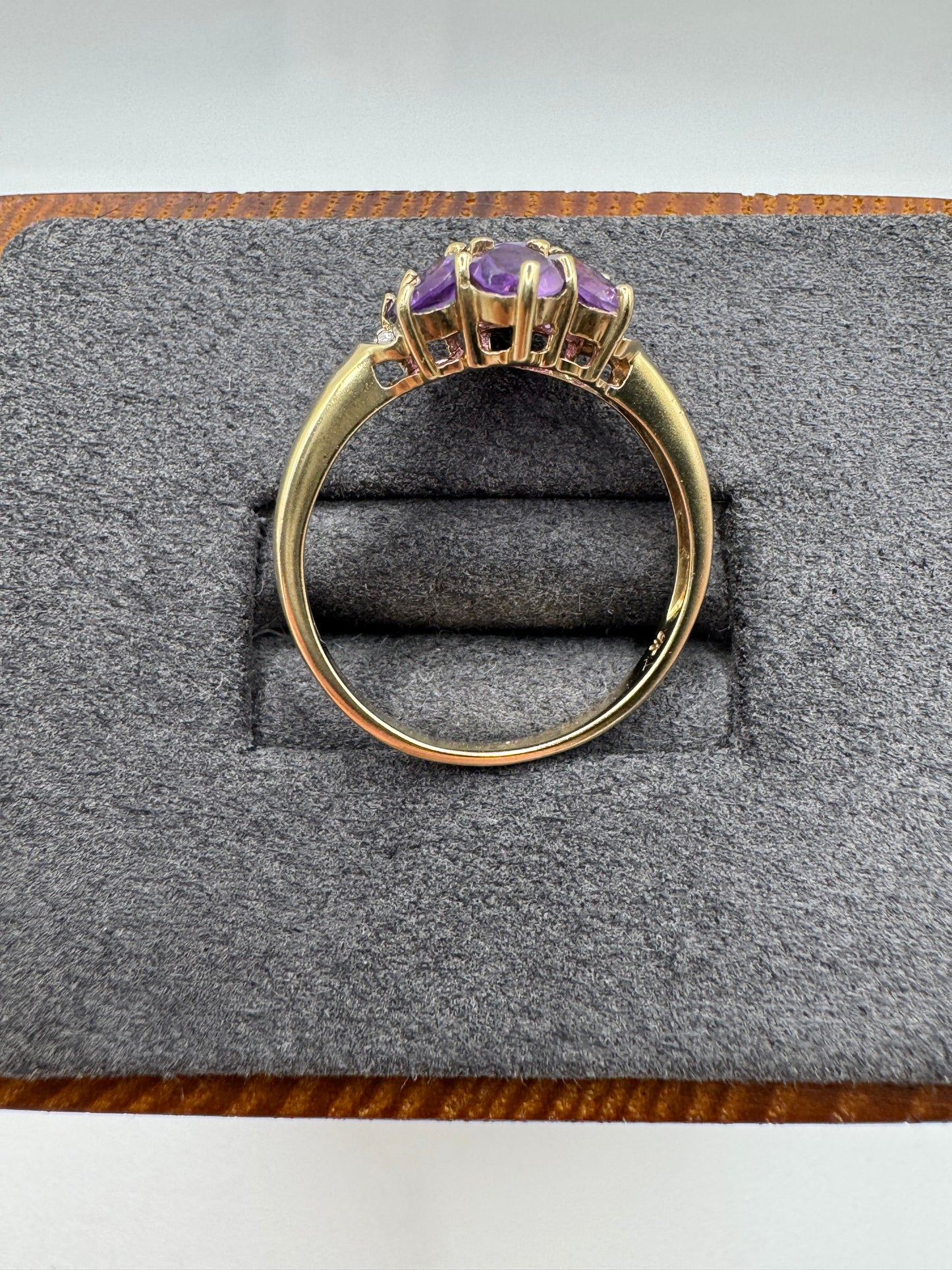 9ct gold amethyst and diamond ring