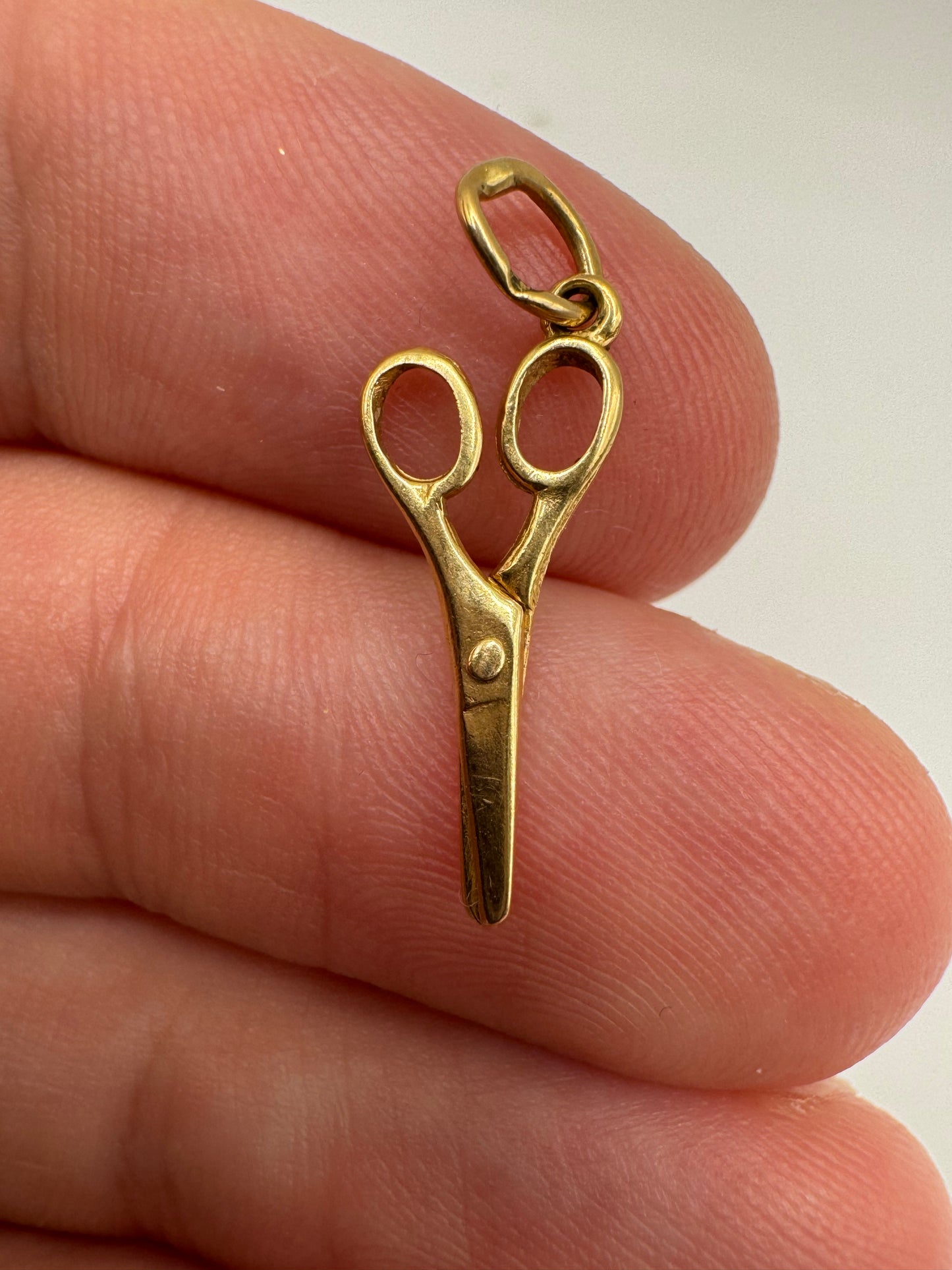 9ct gold scissors charm