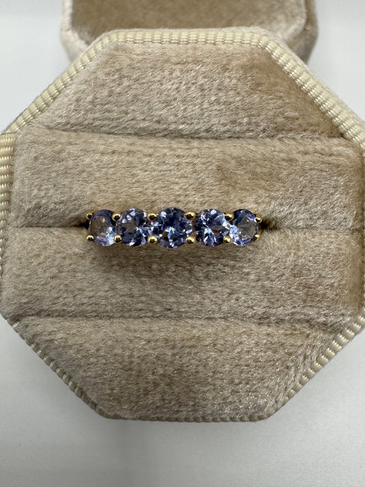 9ct gold tanzanite ring