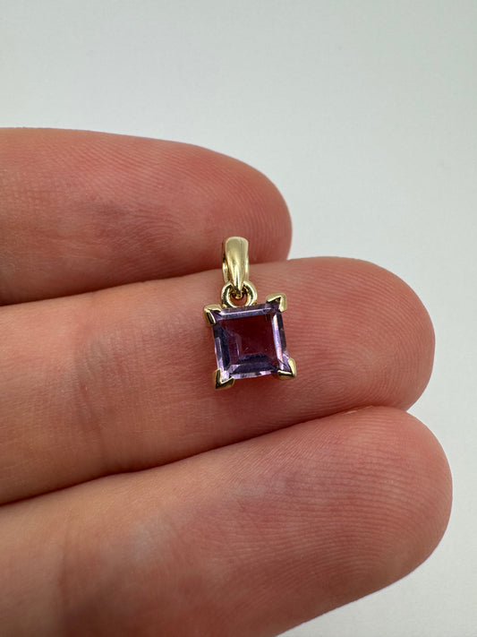9ct gold amethyst pendant