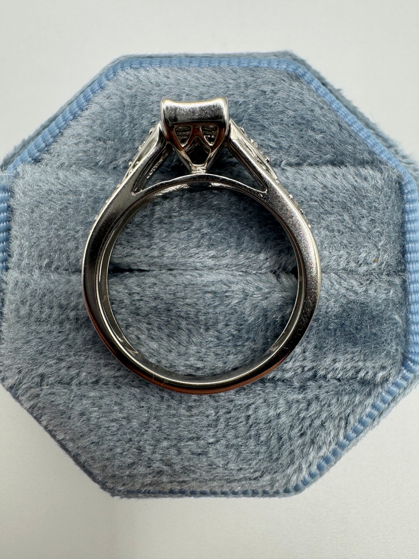 9ct white gold diamond cluster ring