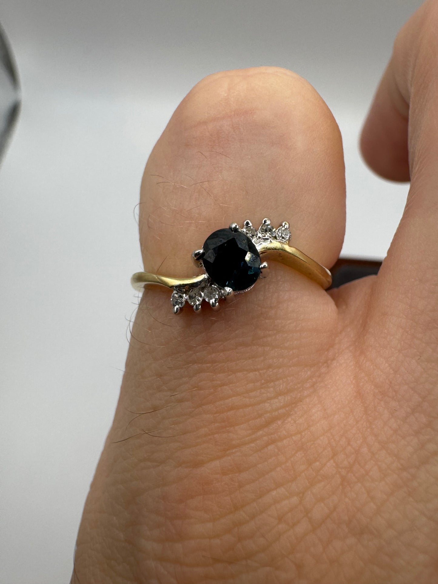 9ct gold sapphire and diamond ring