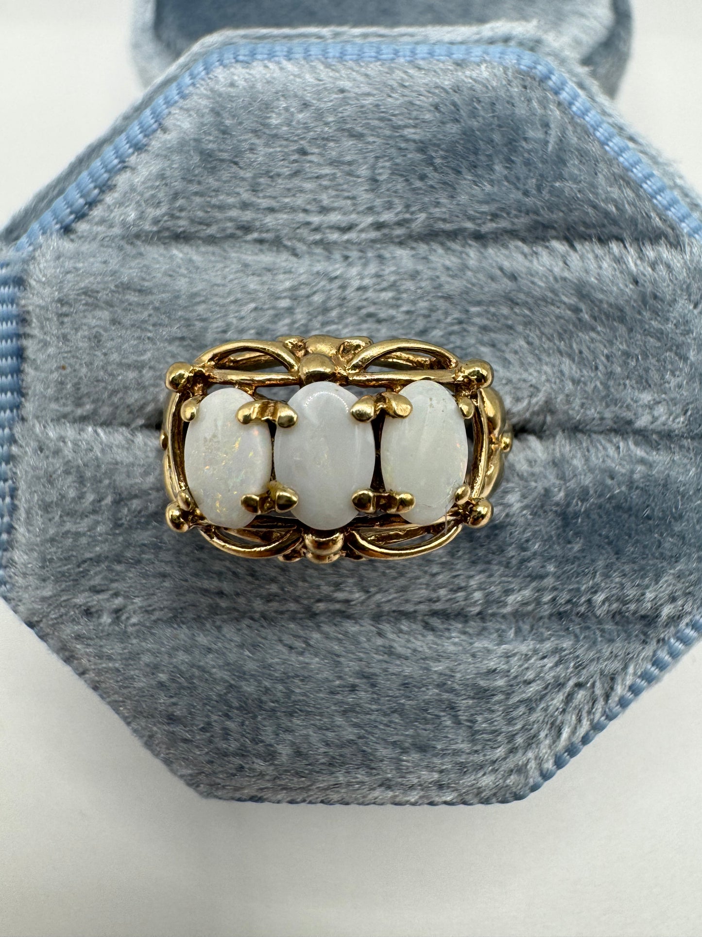 9ct gold opal ring