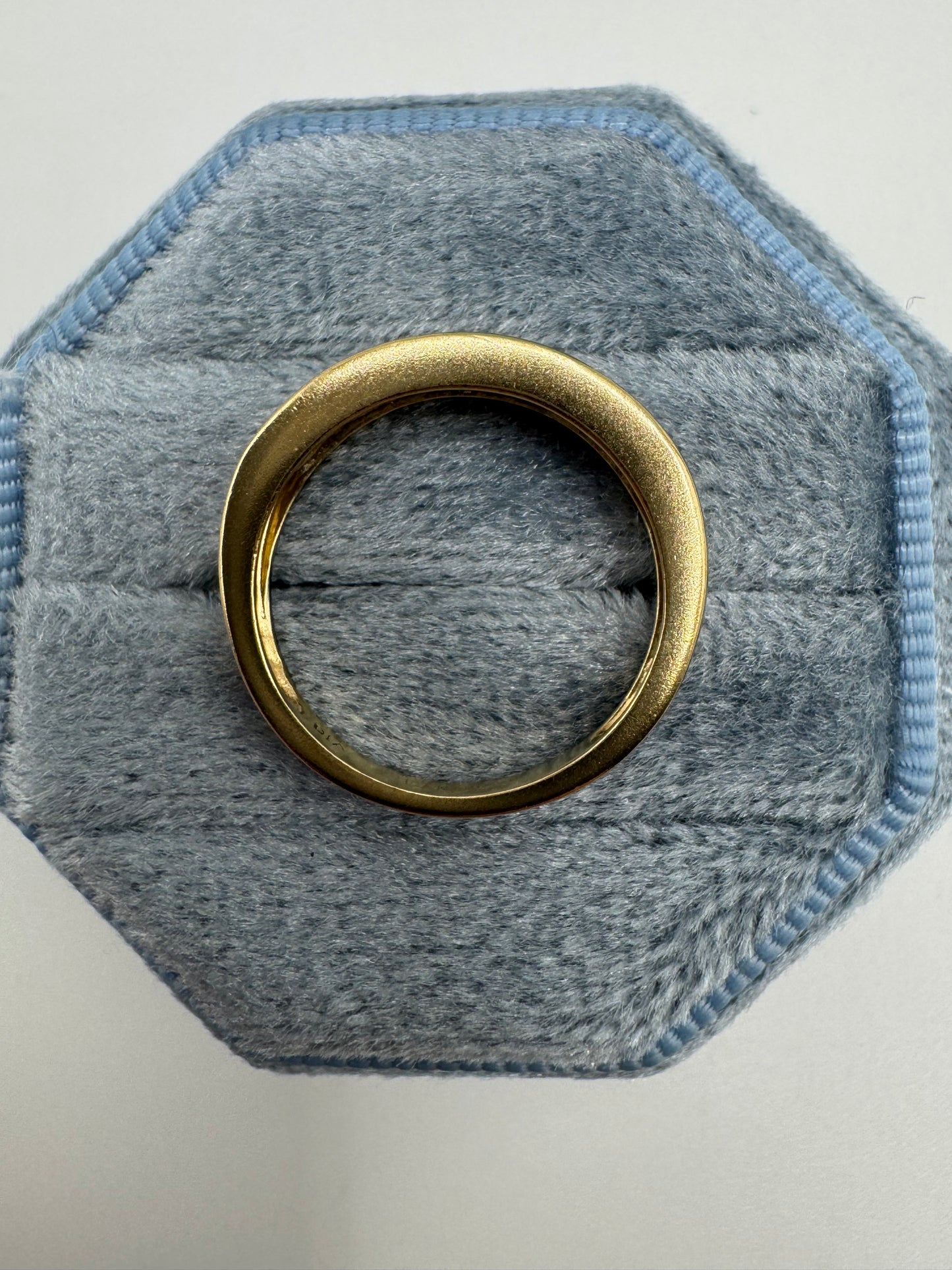 9ct gold sapphire and diamond ring