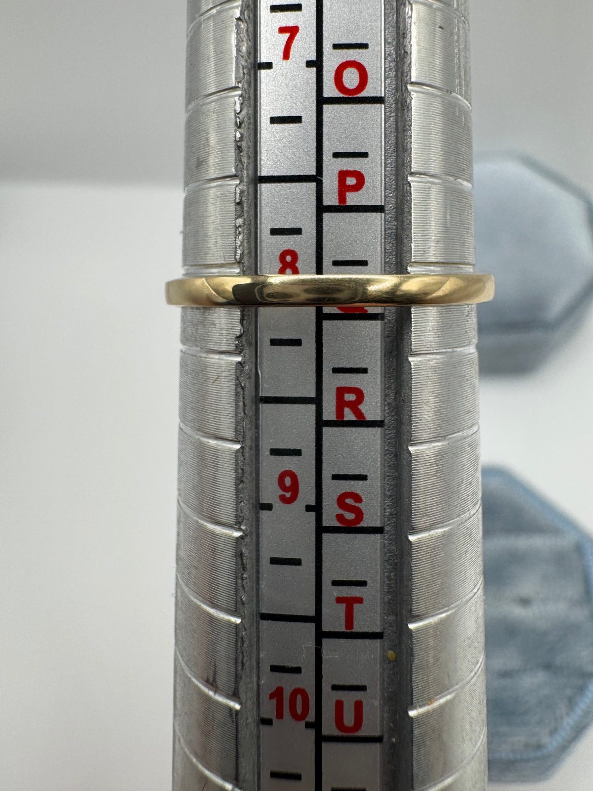 9ct gold shield signet ring