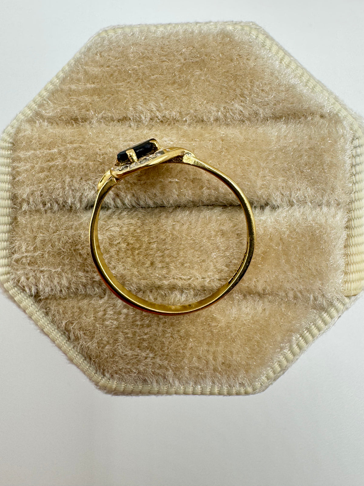 9ct gold sapphire and diamond ring
