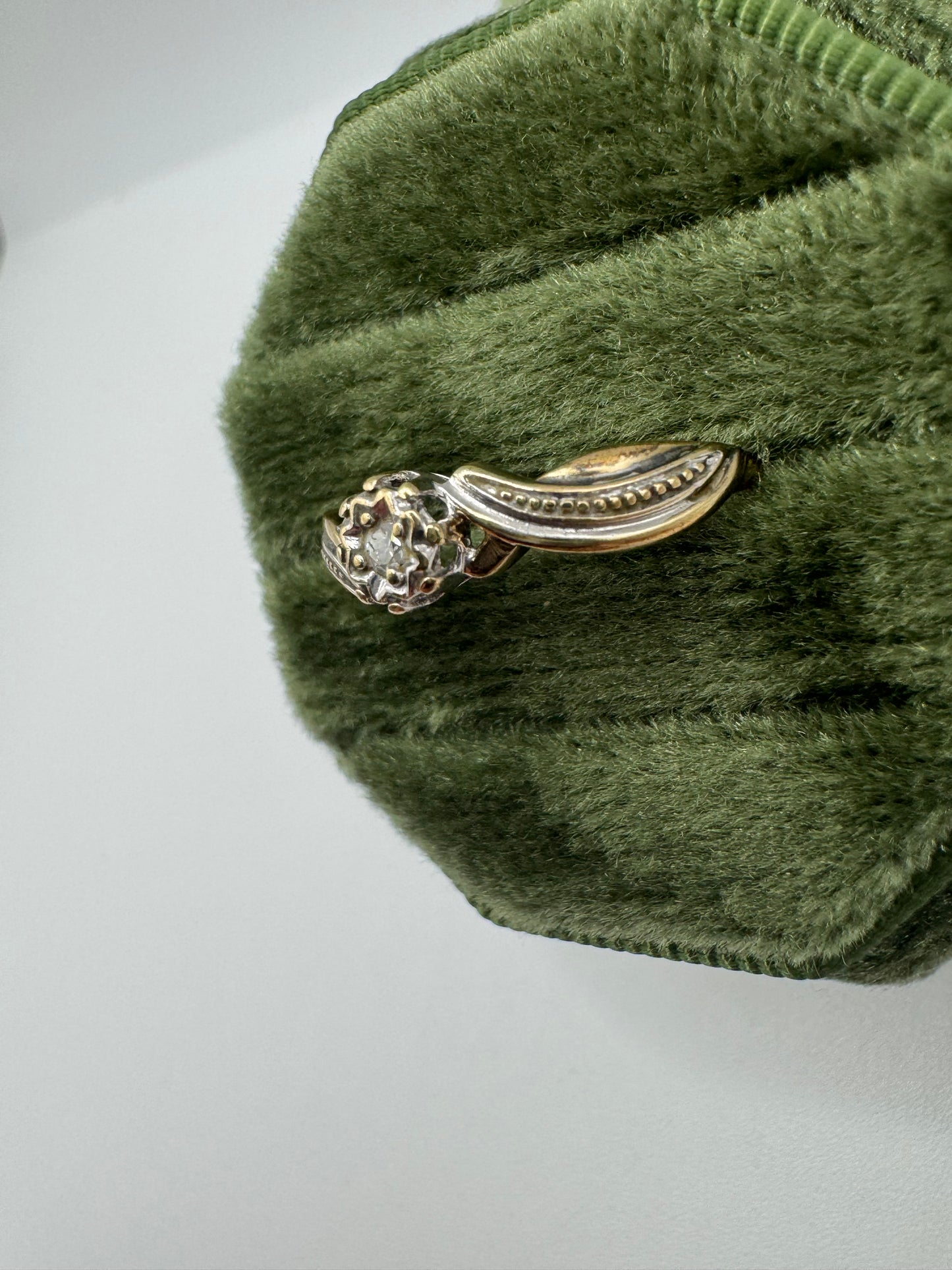 9ct gold diamond ring