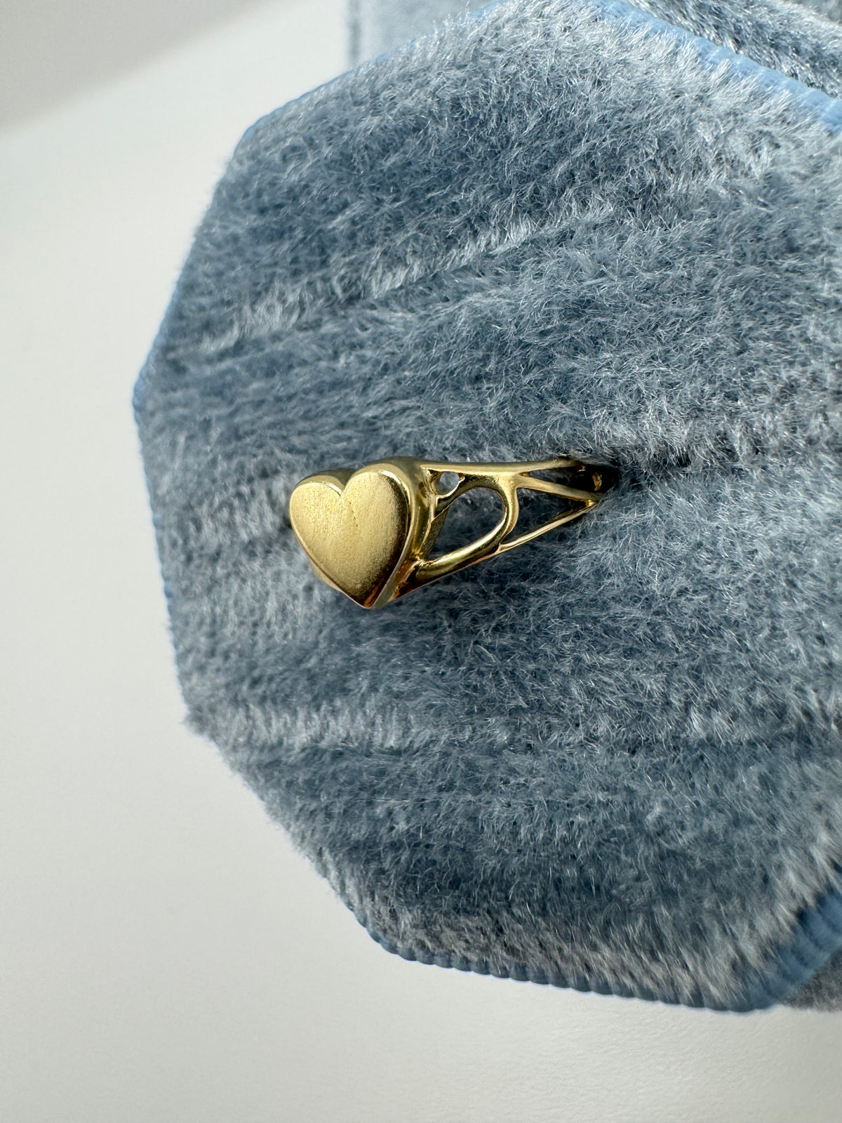 9ct gold heart ring