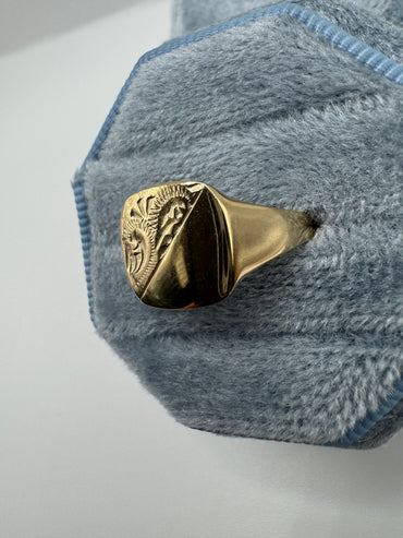9ct gold engraved signet ring