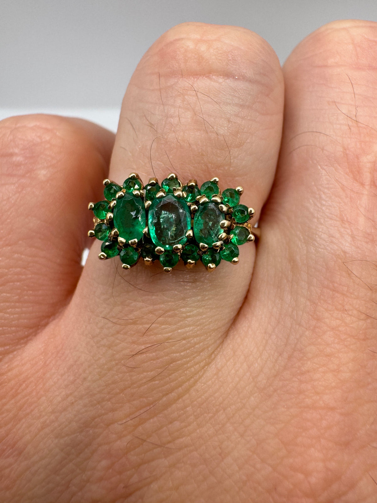 9ct gold emerald cluster ring