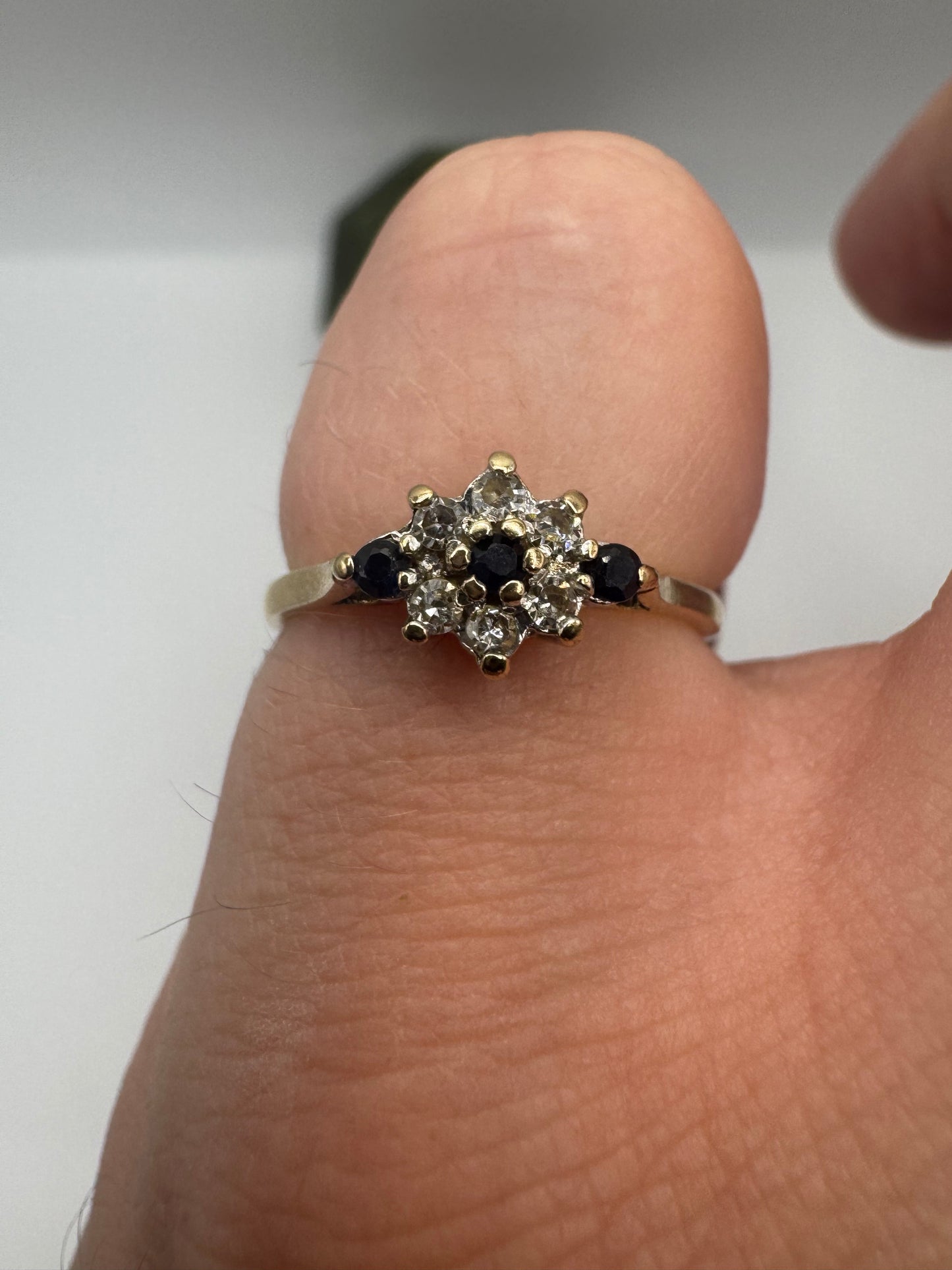 9ct gold sapphire and diamond ring