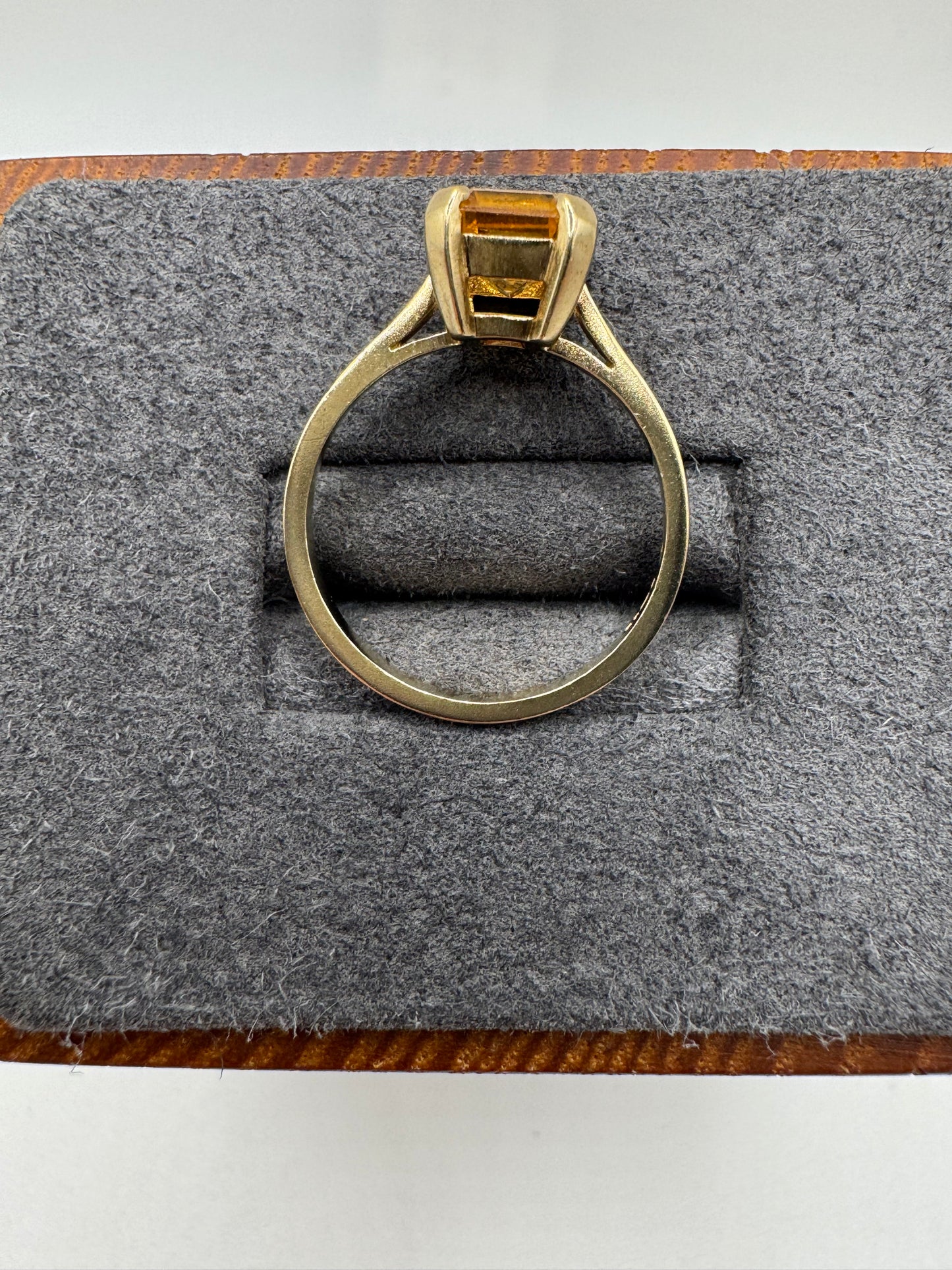 9ct gold citrine ring