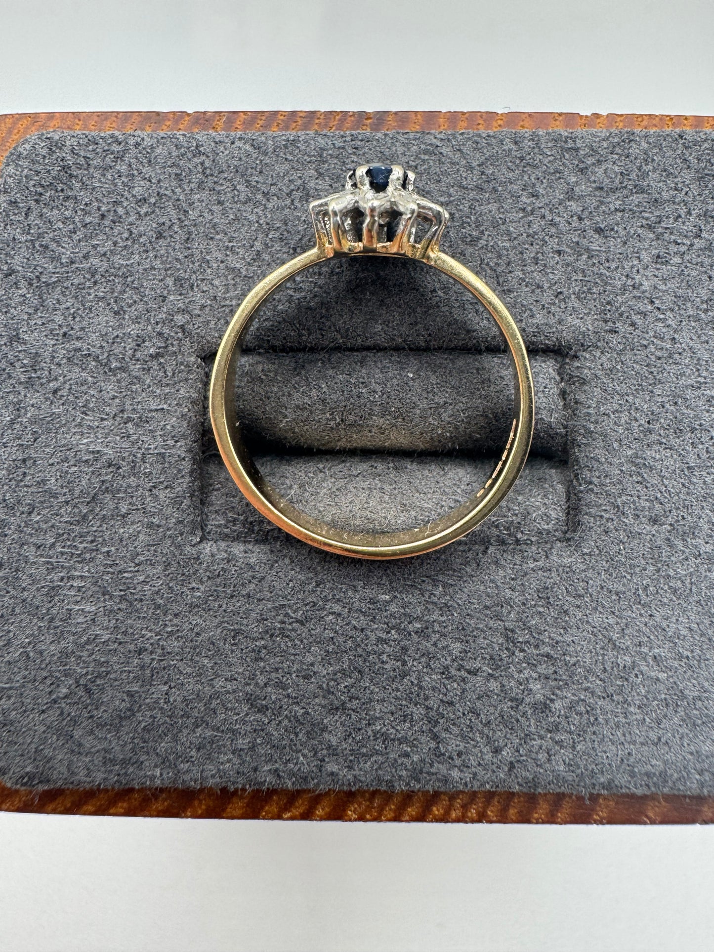 9ct gold sapphire and diamond ring