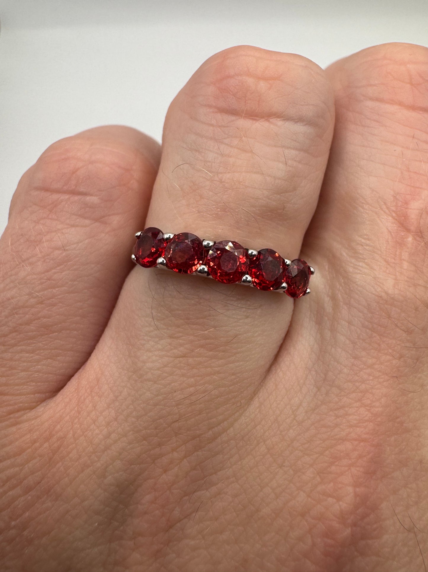 9ct white gold spinel ring