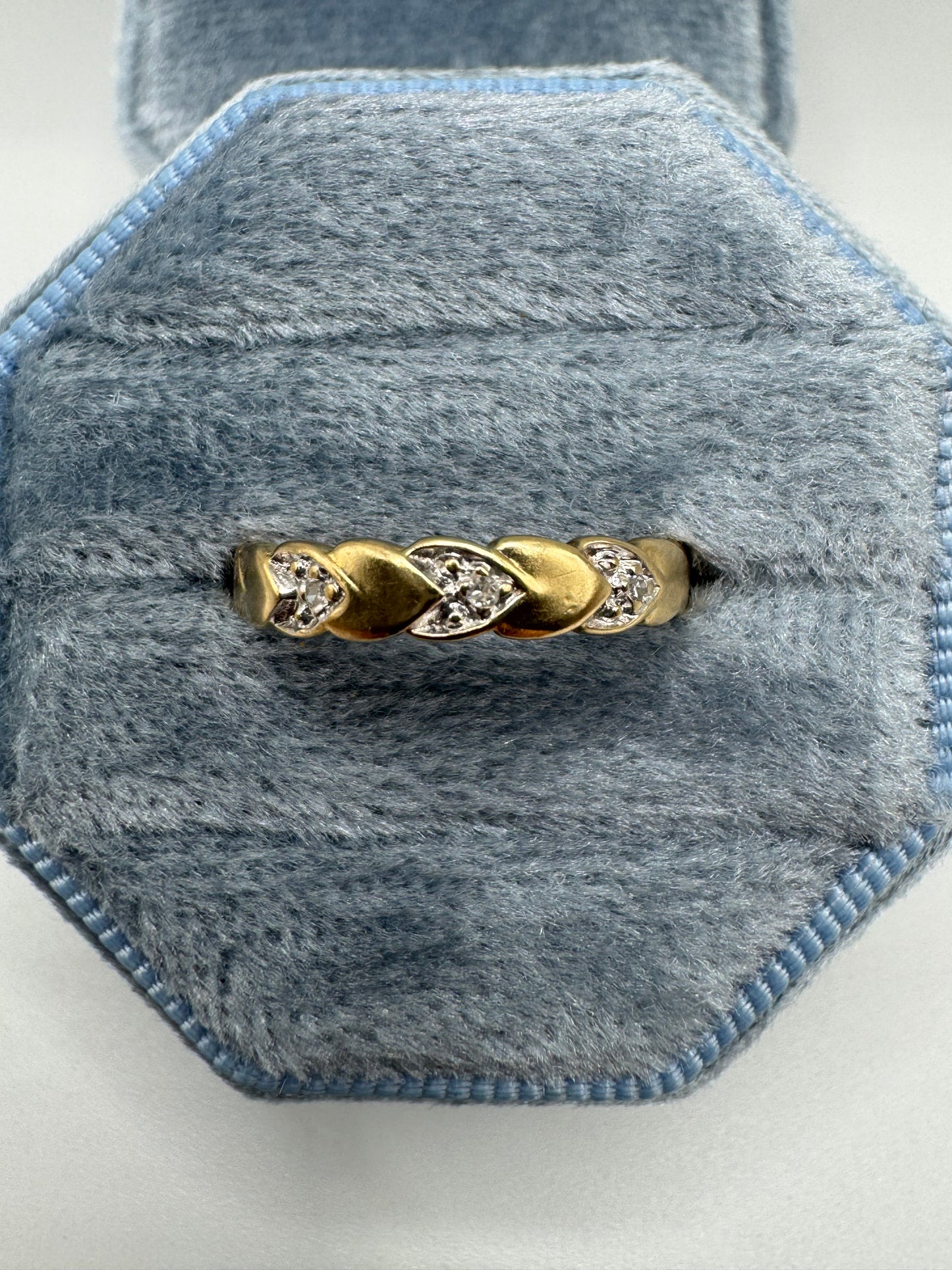 9ct gold diamond ring