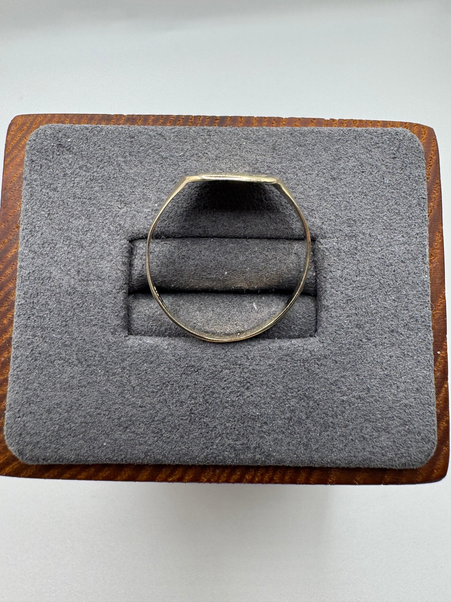 9ct gold signet ring