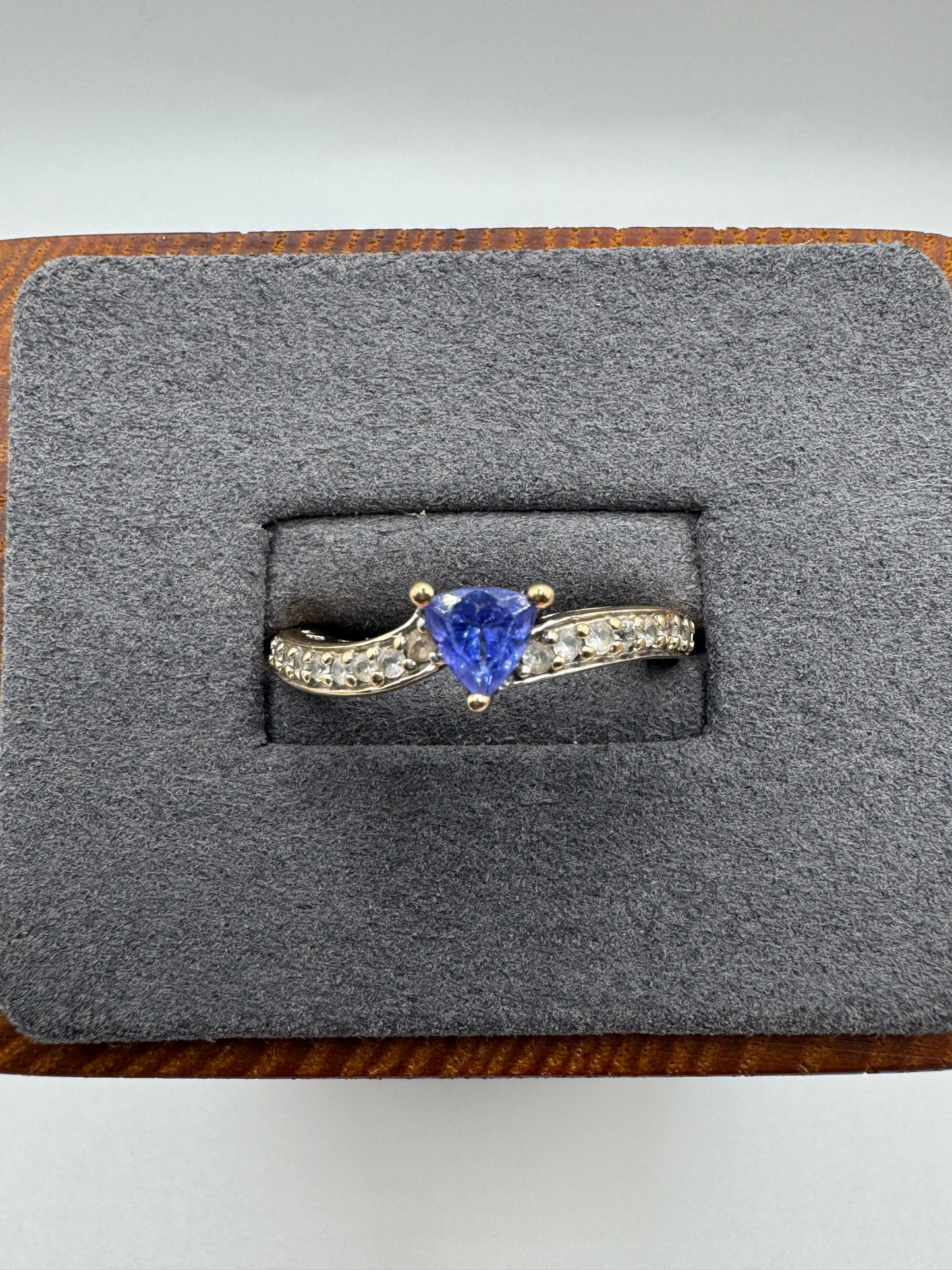 9ct gold tanzanite and zircon ring