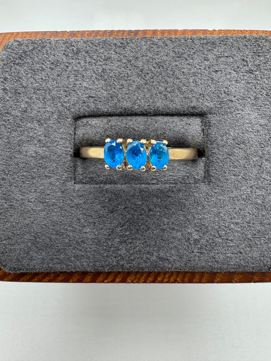 9ct gold blue apatite ring