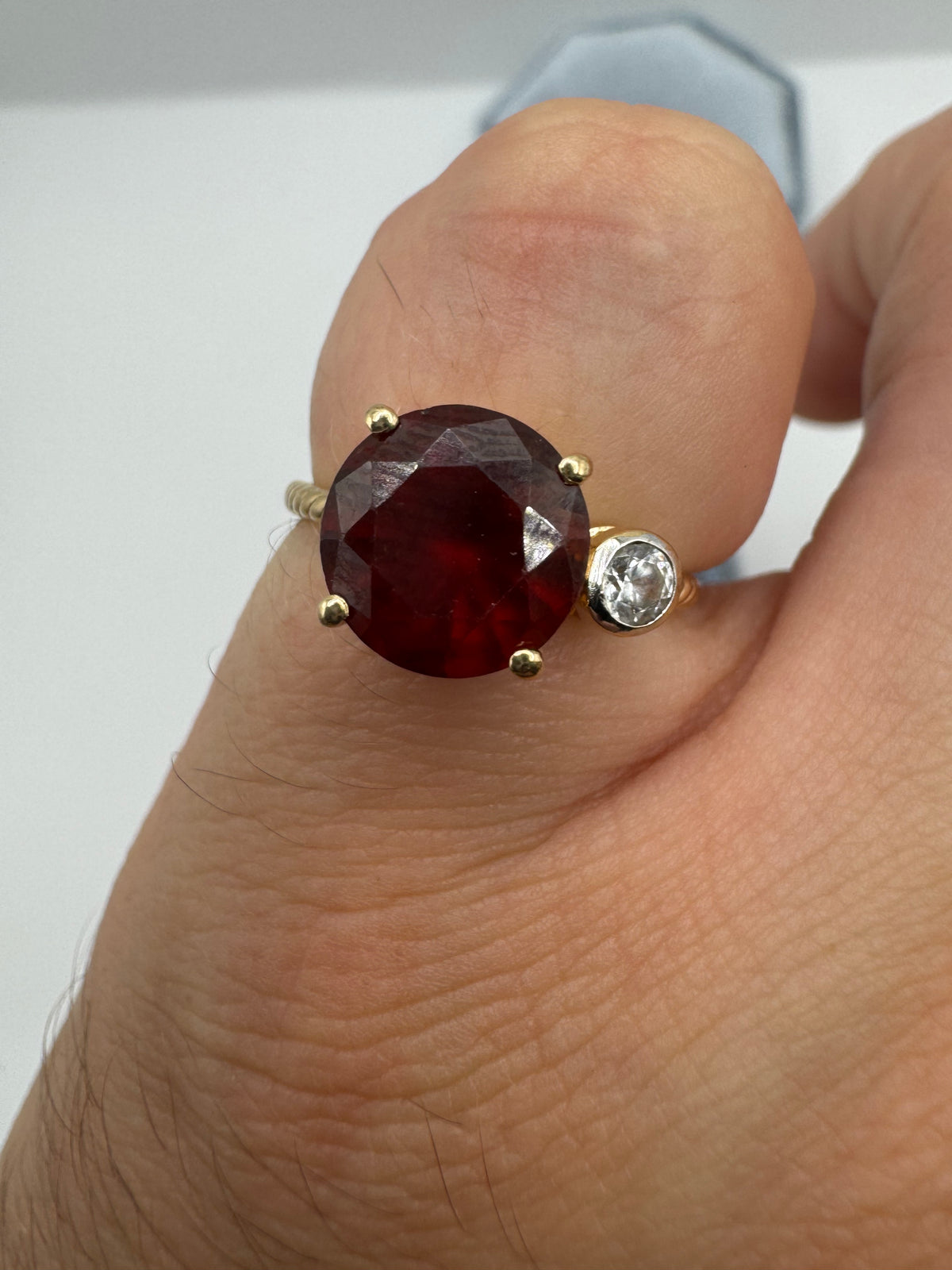 9ct gold garnet and zircon ring