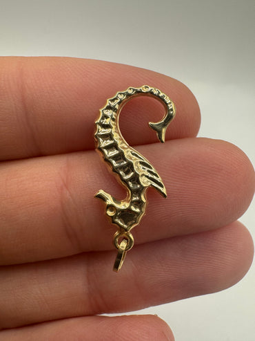 9ct gold seahorse charm
