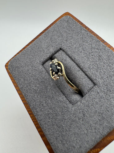 9ct gold sapphire and diamond ring