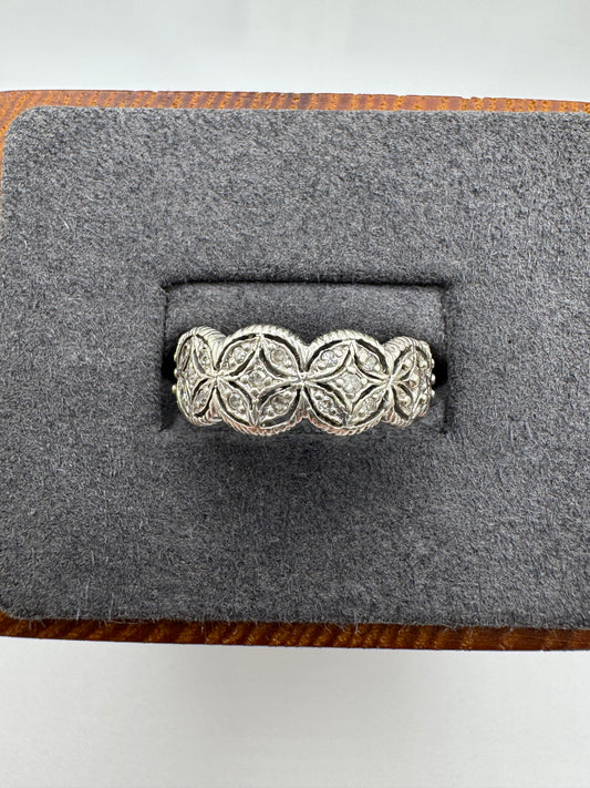Heavy 9ct white gold 3/4 eternity diamond cluster ring