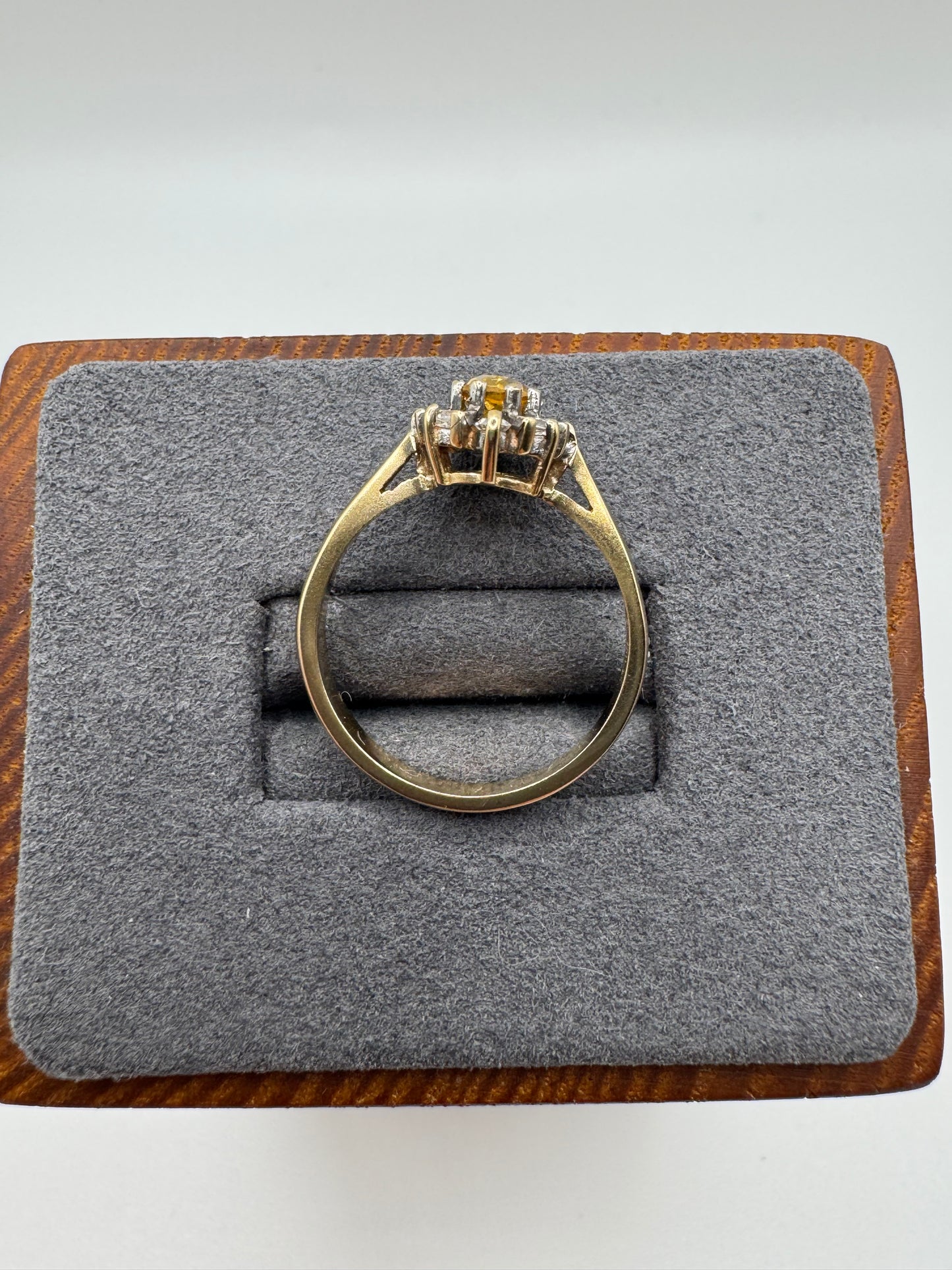 9ct gold citrine and cz ring