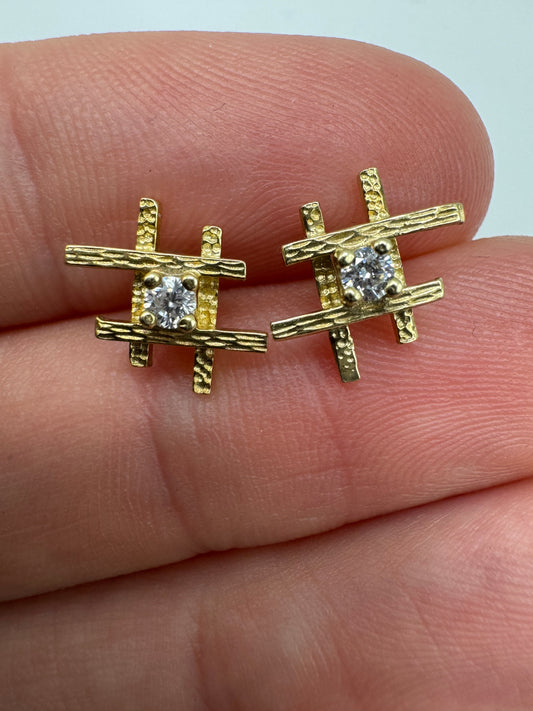 9ct gold cz hashtag style earrings