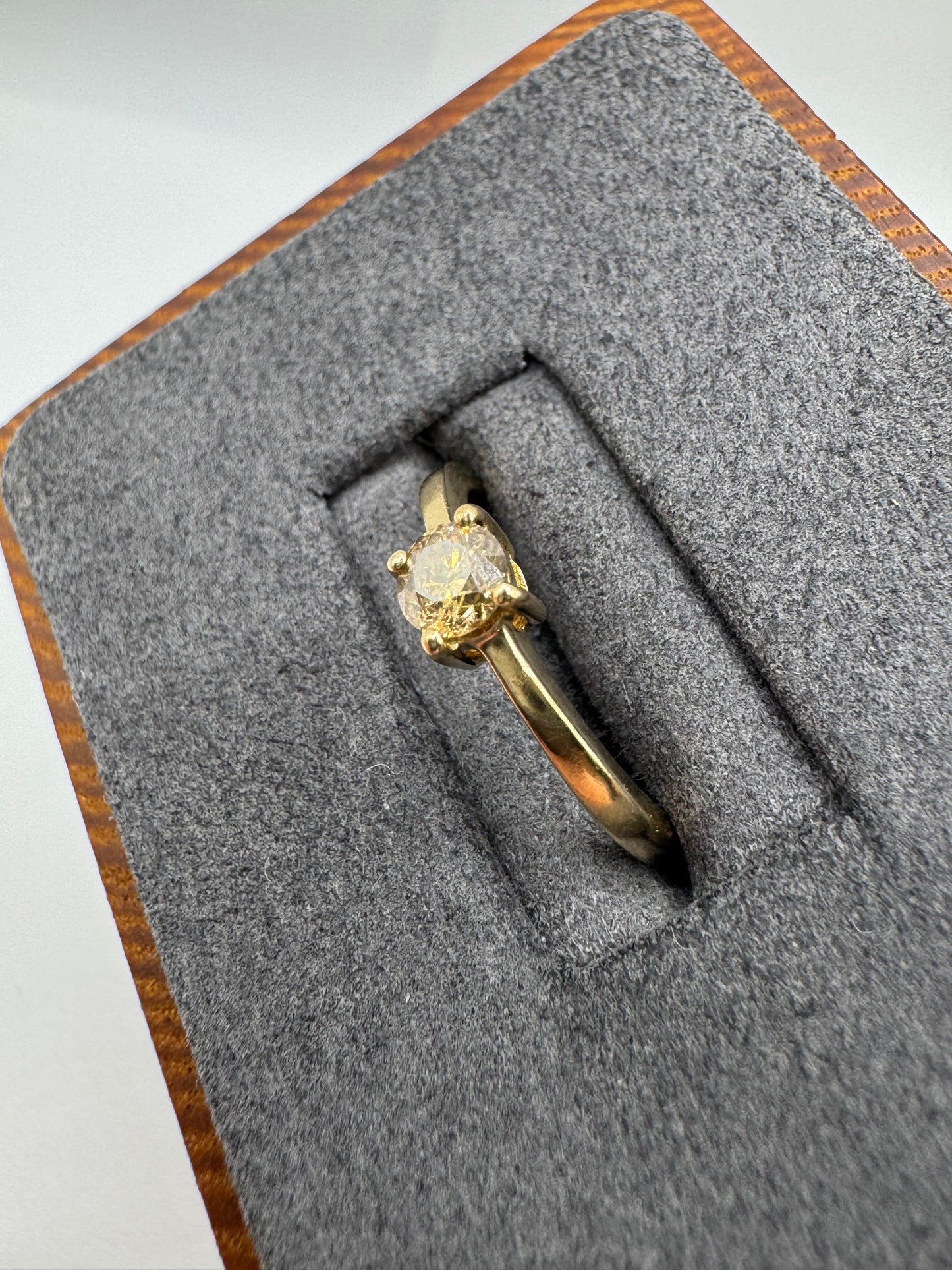 9ct gold champagne diamond ring