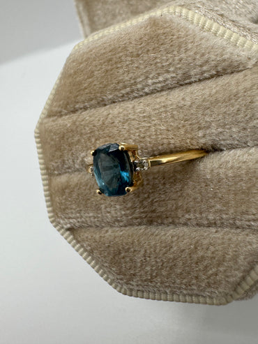 9ct gold blue topaz and diamond ring