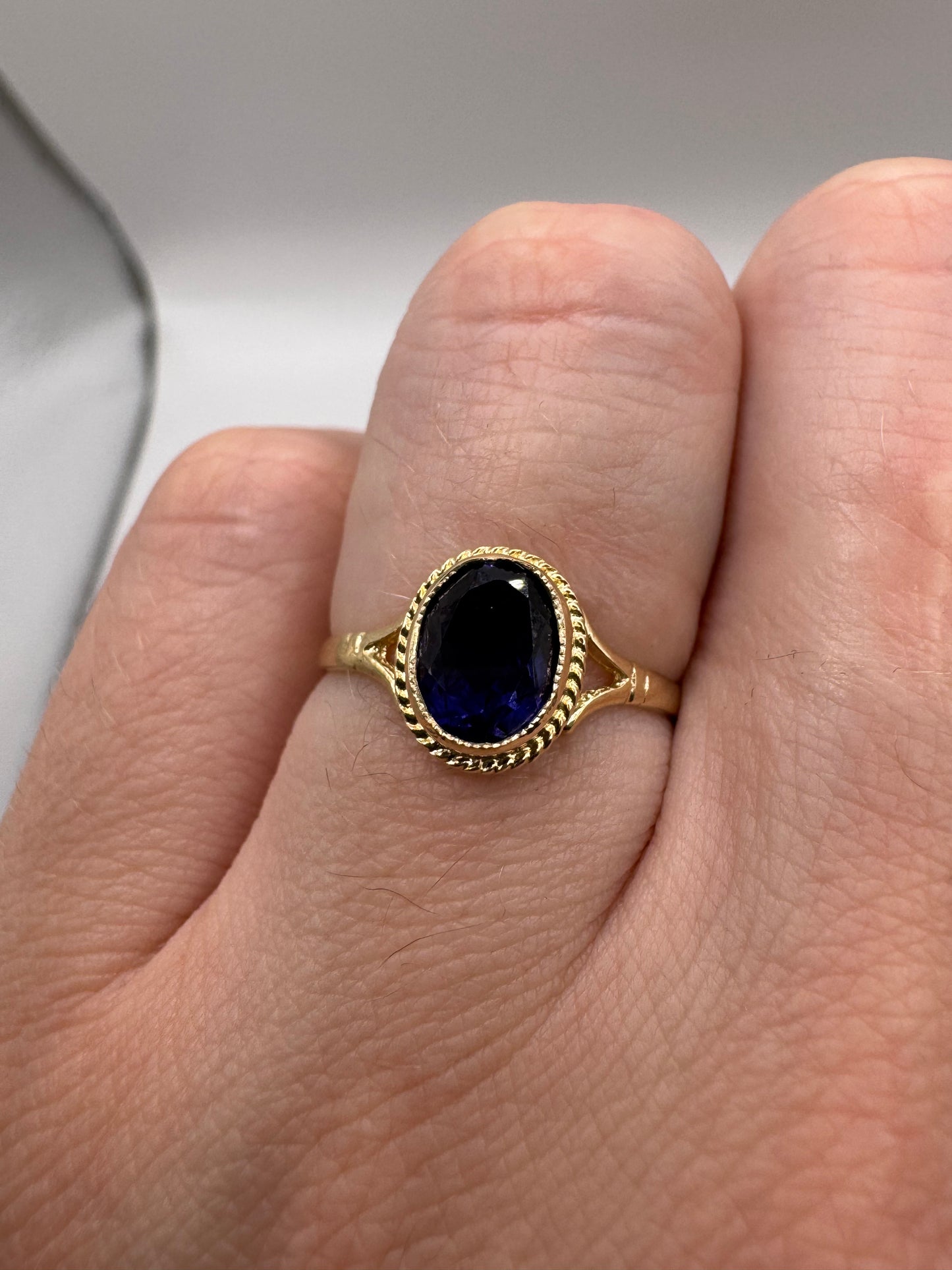 9ct gold iolite ring