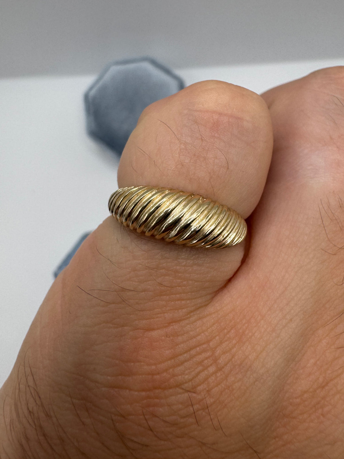 9ct gold croissant ring