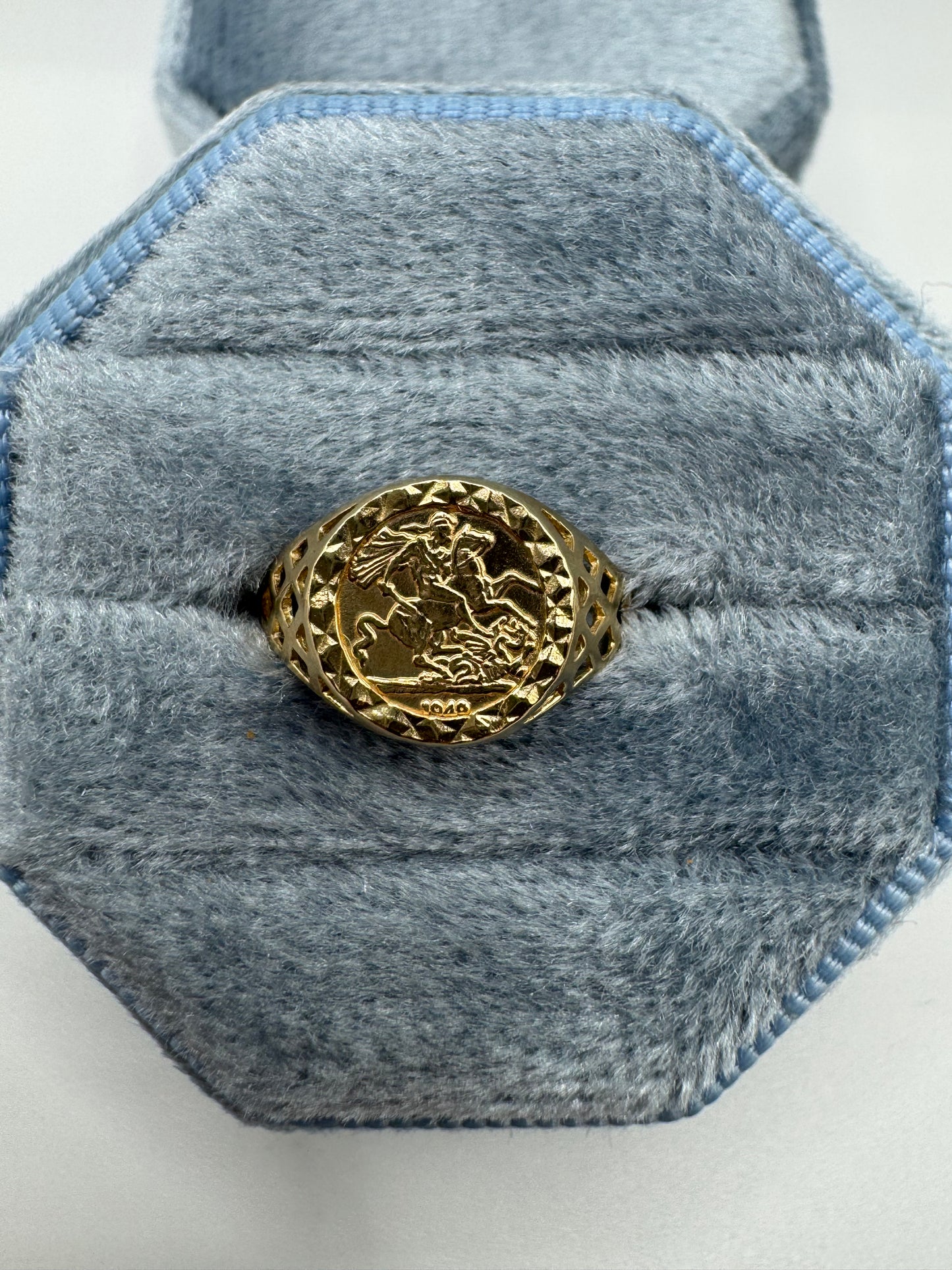 9ct gold medallion ring