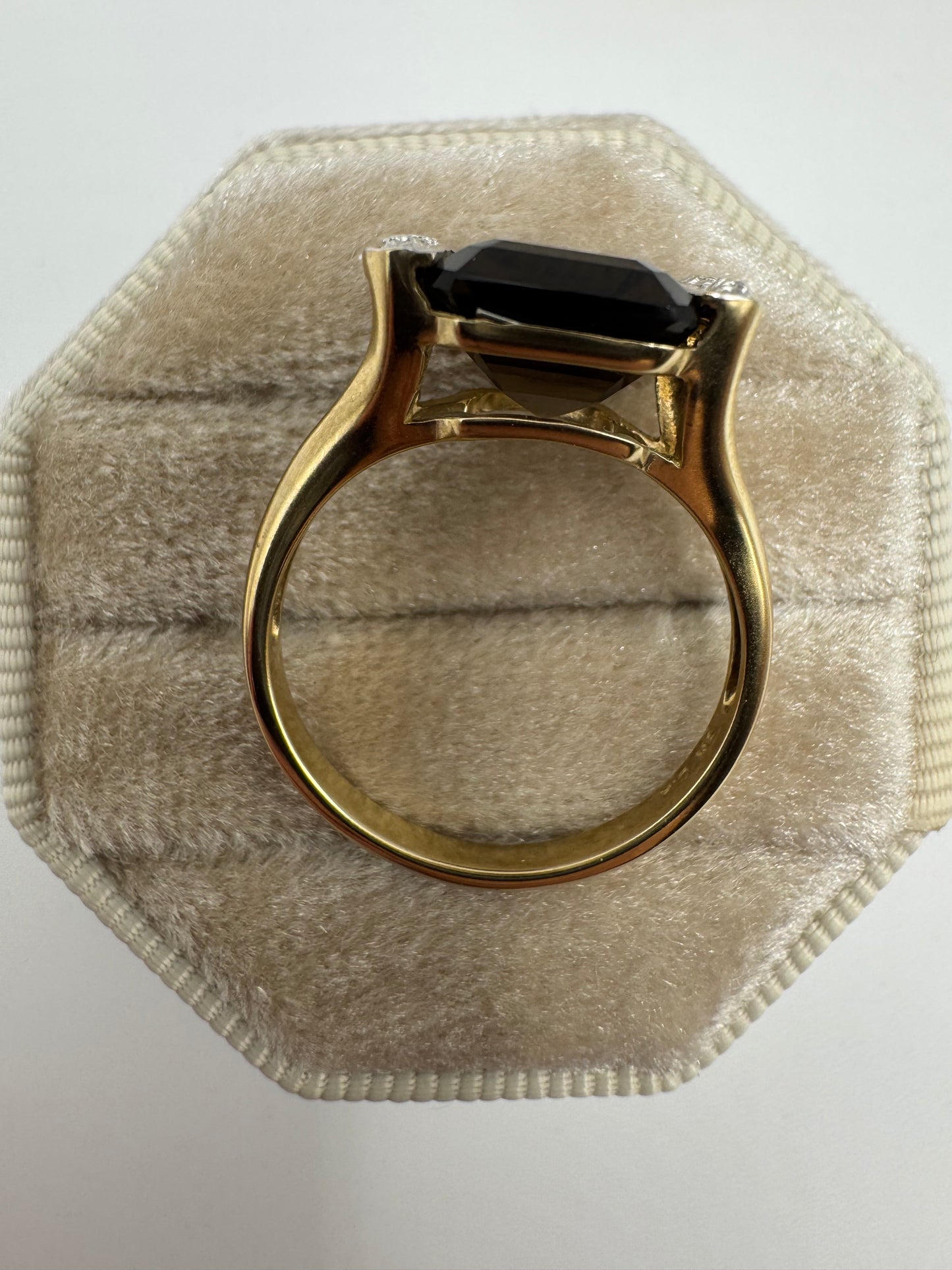 9ct gold Smokey quartz and diamond ring